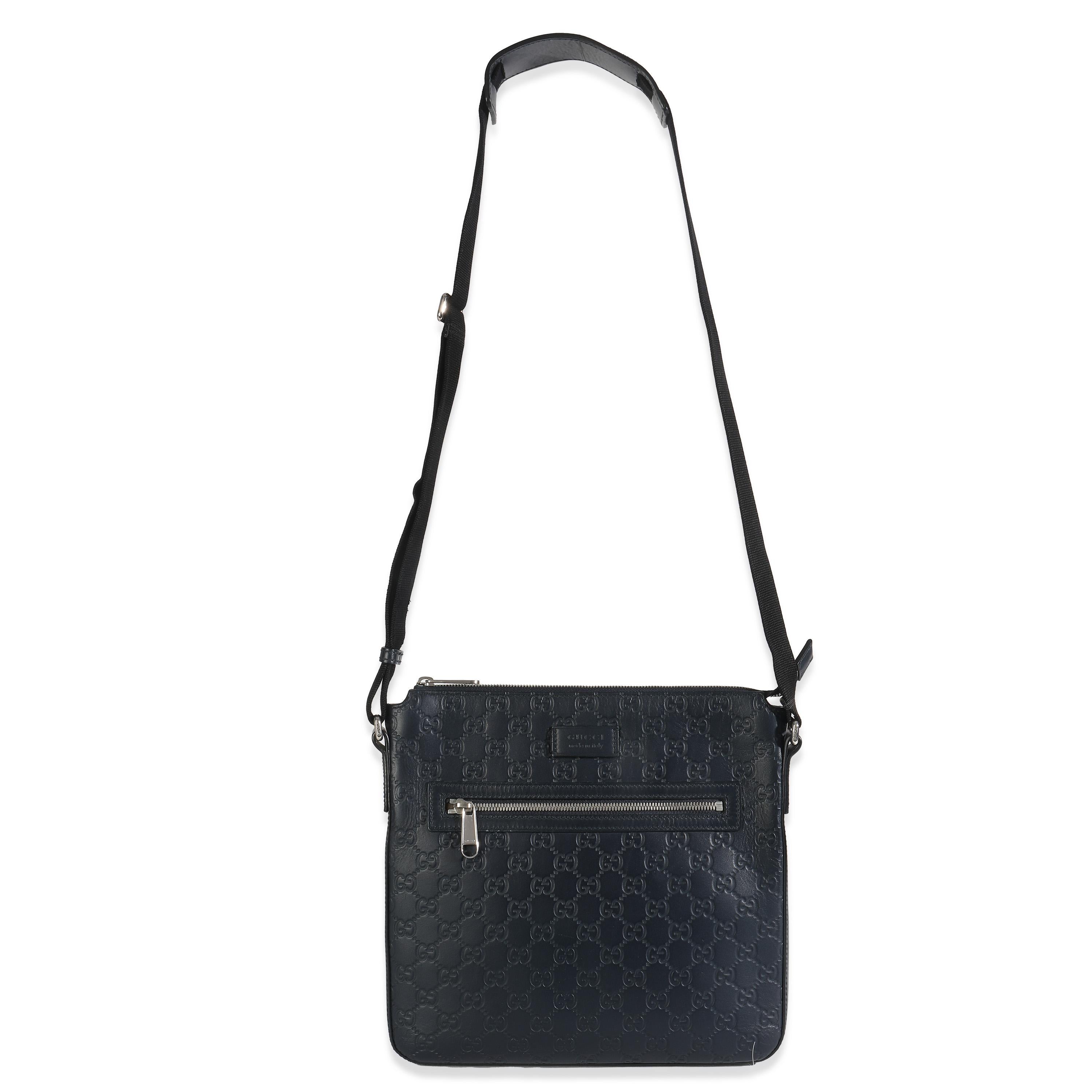 Gucci Blue Guccissima Signature Medium Flat Messenger Bag in vendita 1