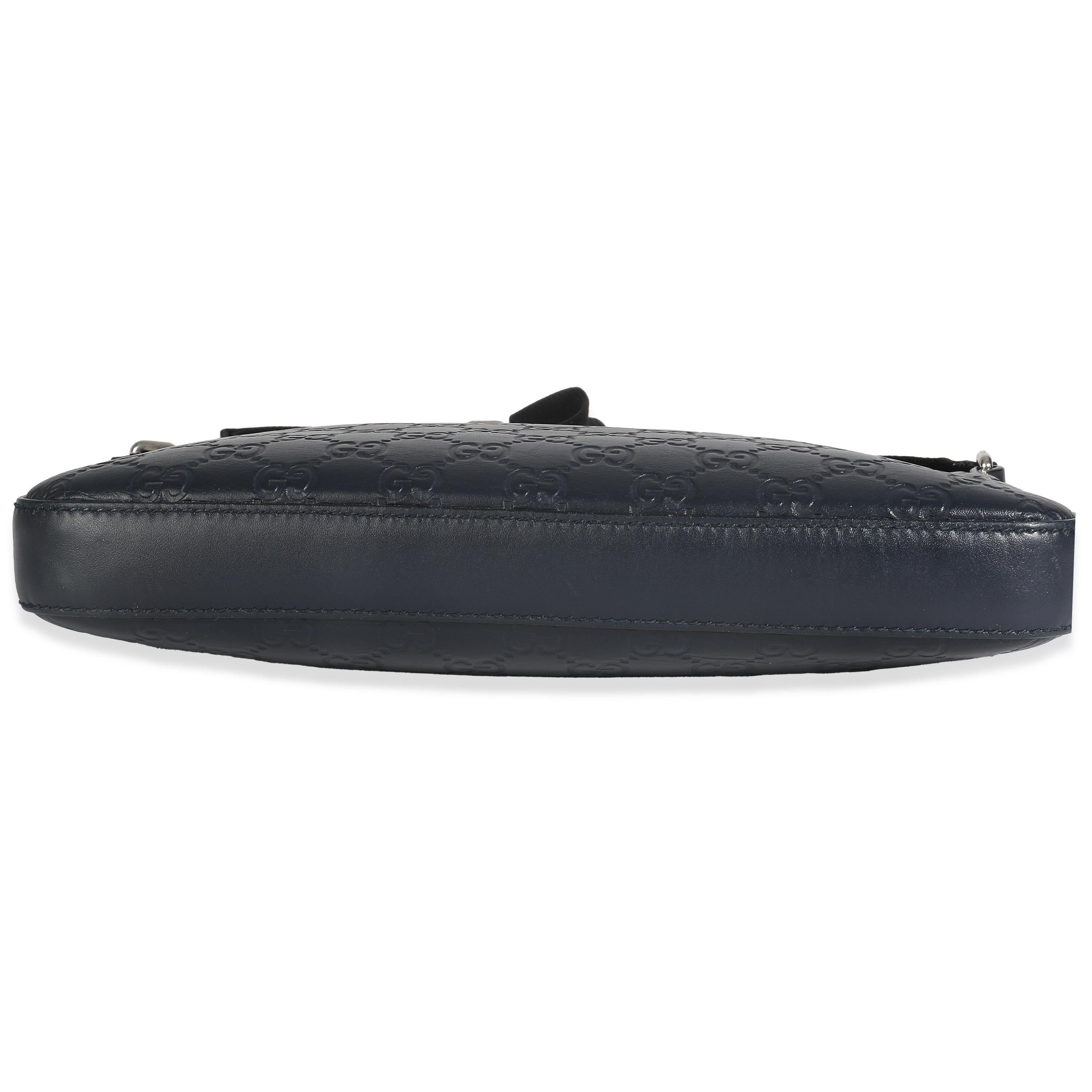 Gucci Blue Guccissima Signature Medium Flat Messenger Bag in vendita 3