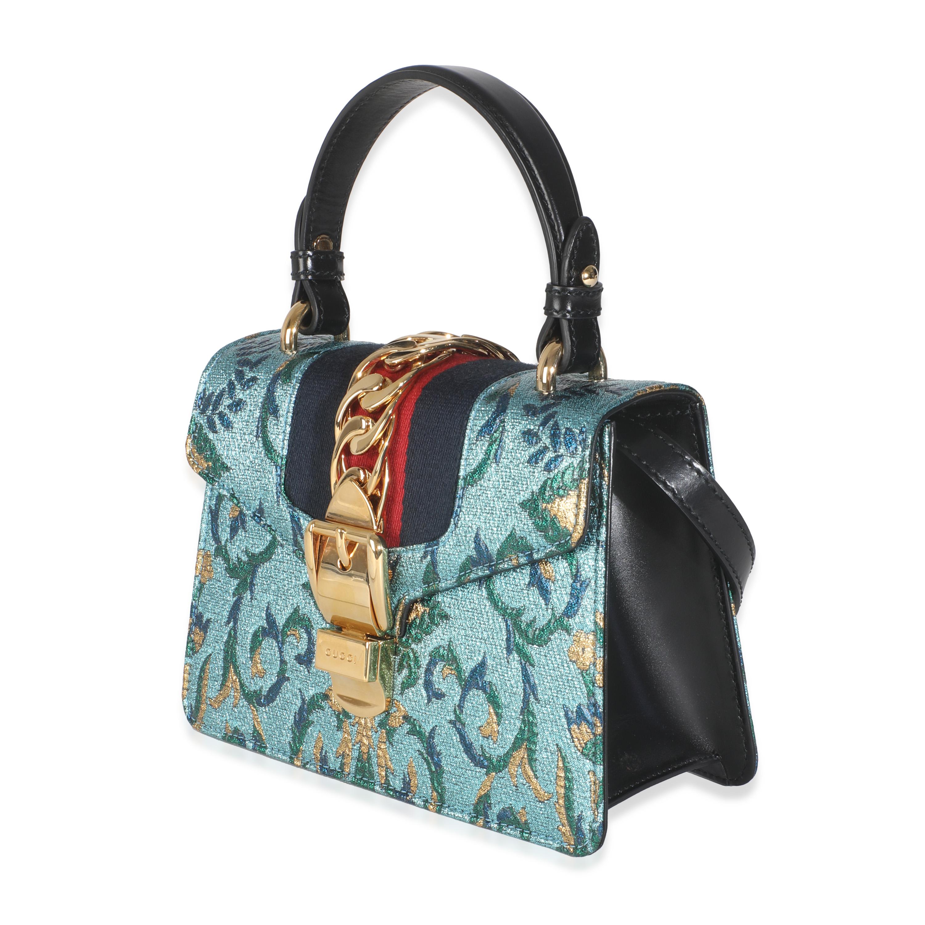 Gucci Borsa Mini Sylvie Top Handle in broccato ricamato blu iridescente In condizioni ottime in vendita a New York, NY