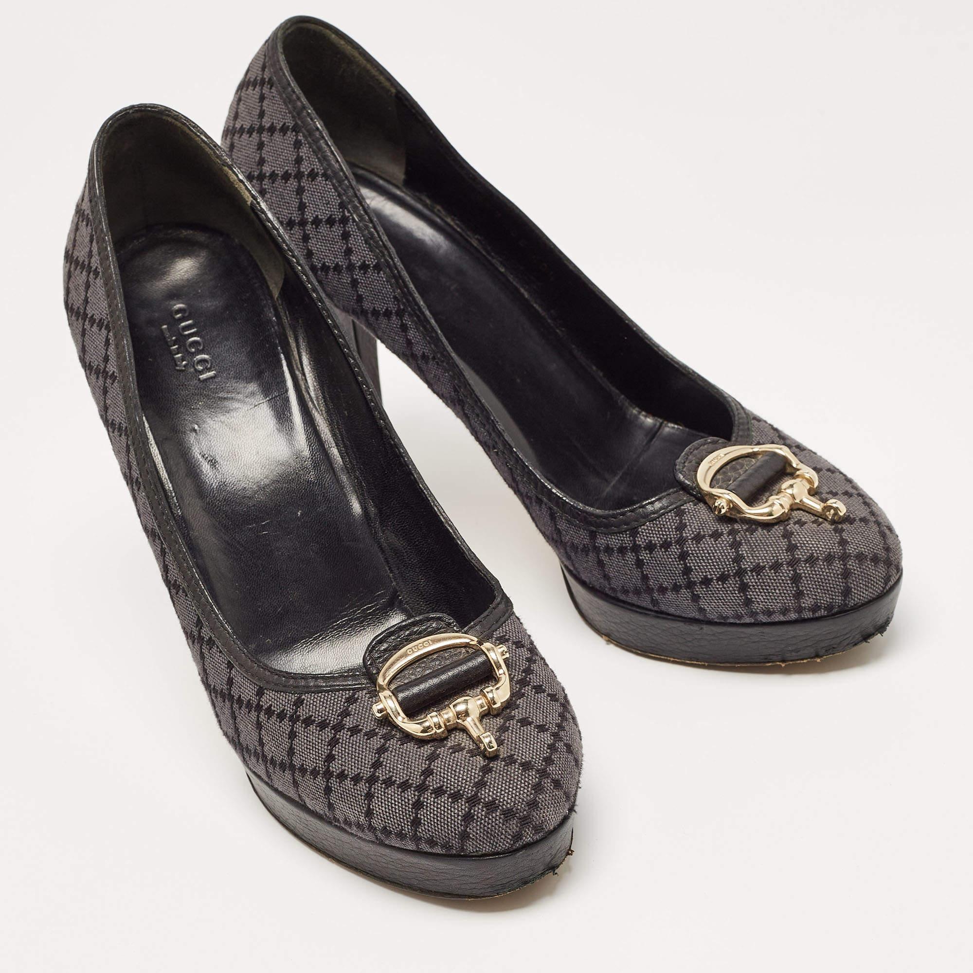 Gucci Blue/Lead Diamante Canvas And Leather Trim Icon Bit Peep Toe Pump Size40.5 In Good Condition For Sale In Dubai, Al Qouz 2