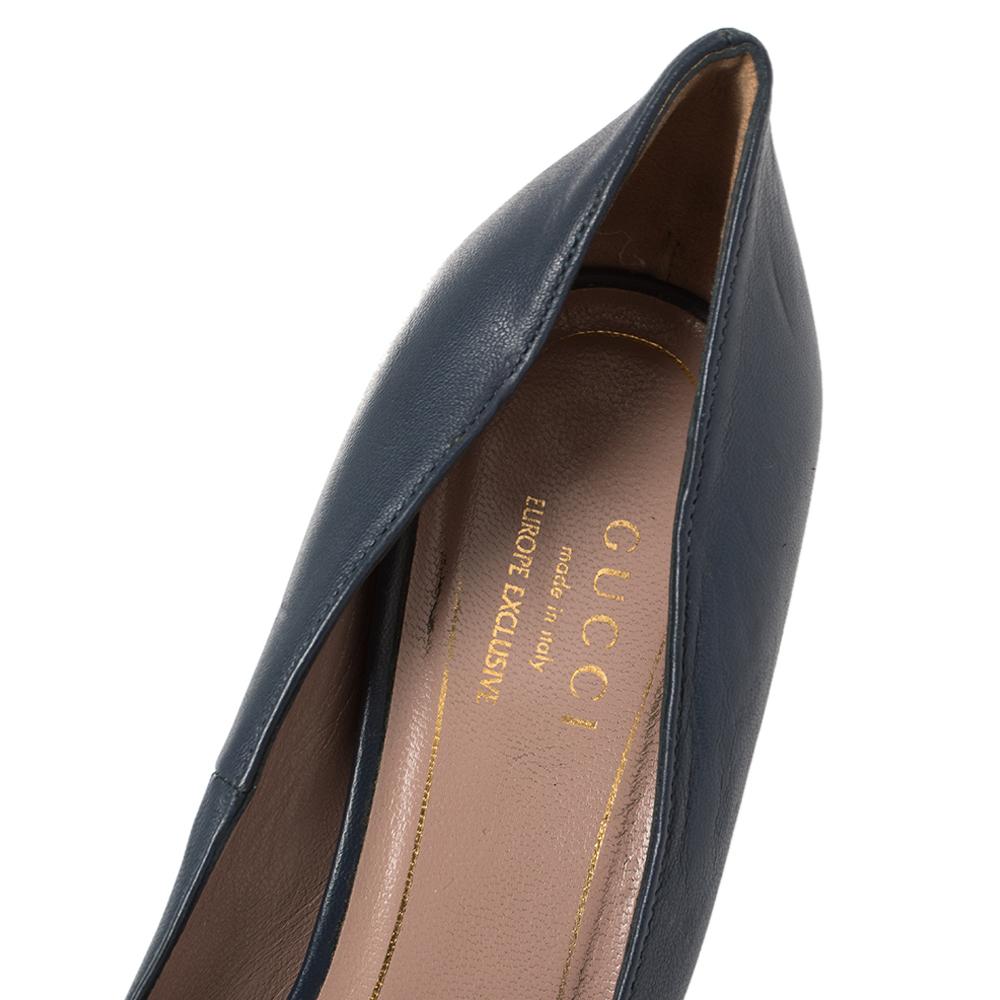 Women's Gucci Blue Leather Adina Horsebit Pointed Toe Pumps Size 36 For Sale