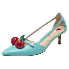 Gucci Blaue Leder-Pumps mit Kirschbaum-Verzierung Größe 36
