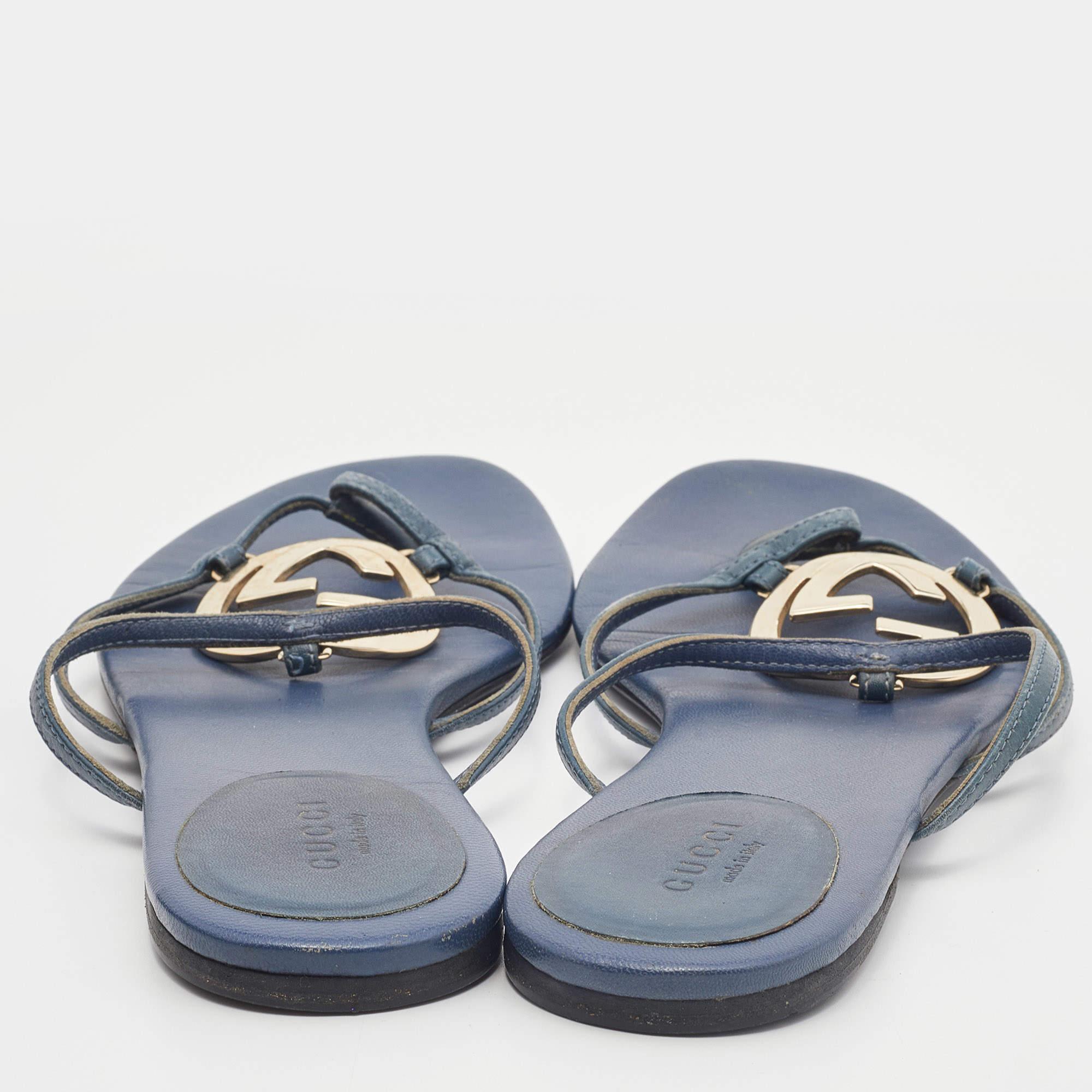 Women's Gucci Blue Leather GG Cage Flat Thong Sandals Size 37 For Sale