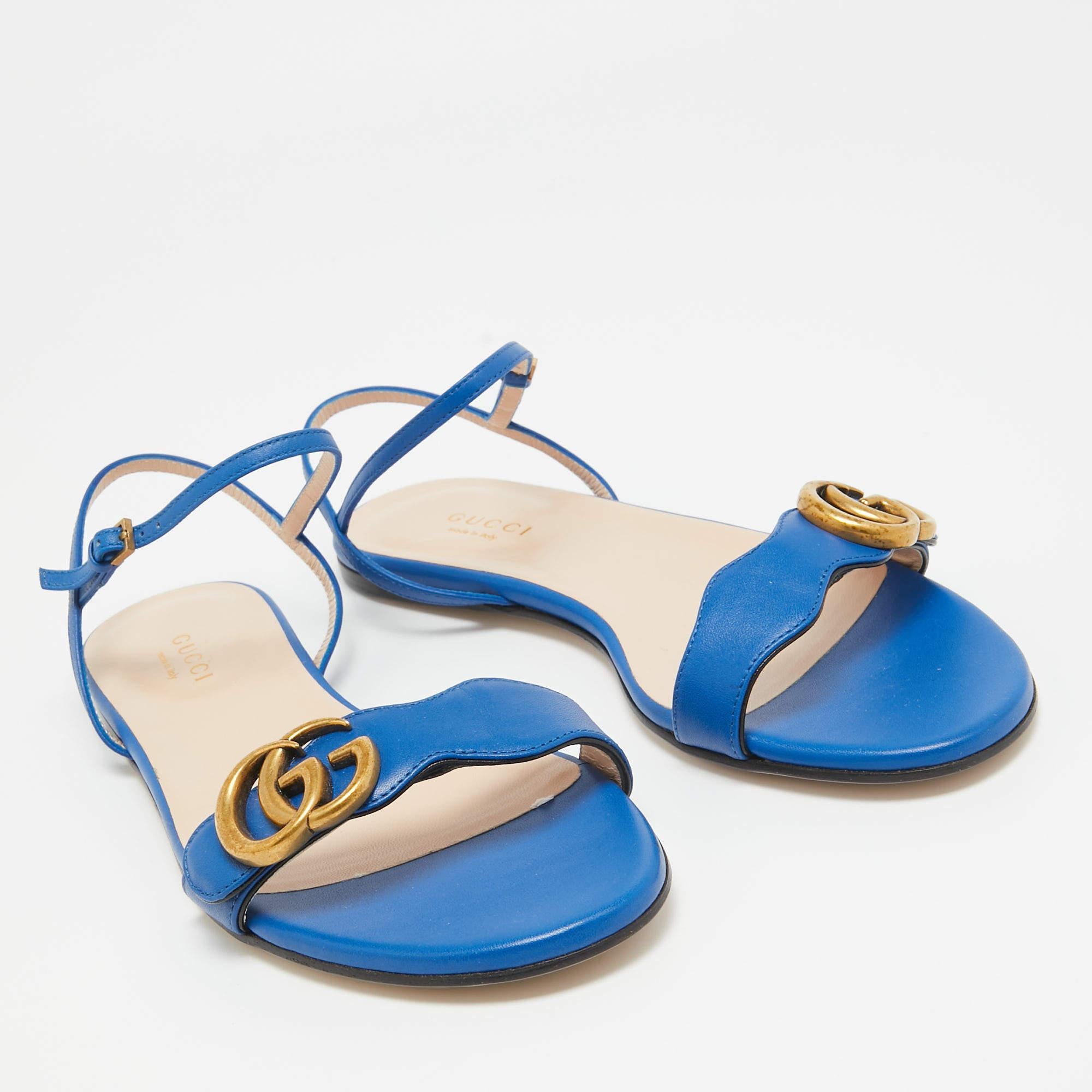 Gucci - Chaussures plates GG Marmont en cuir bleu, taille 37 Neuf - En vente à Dubai, Al Qouz 2