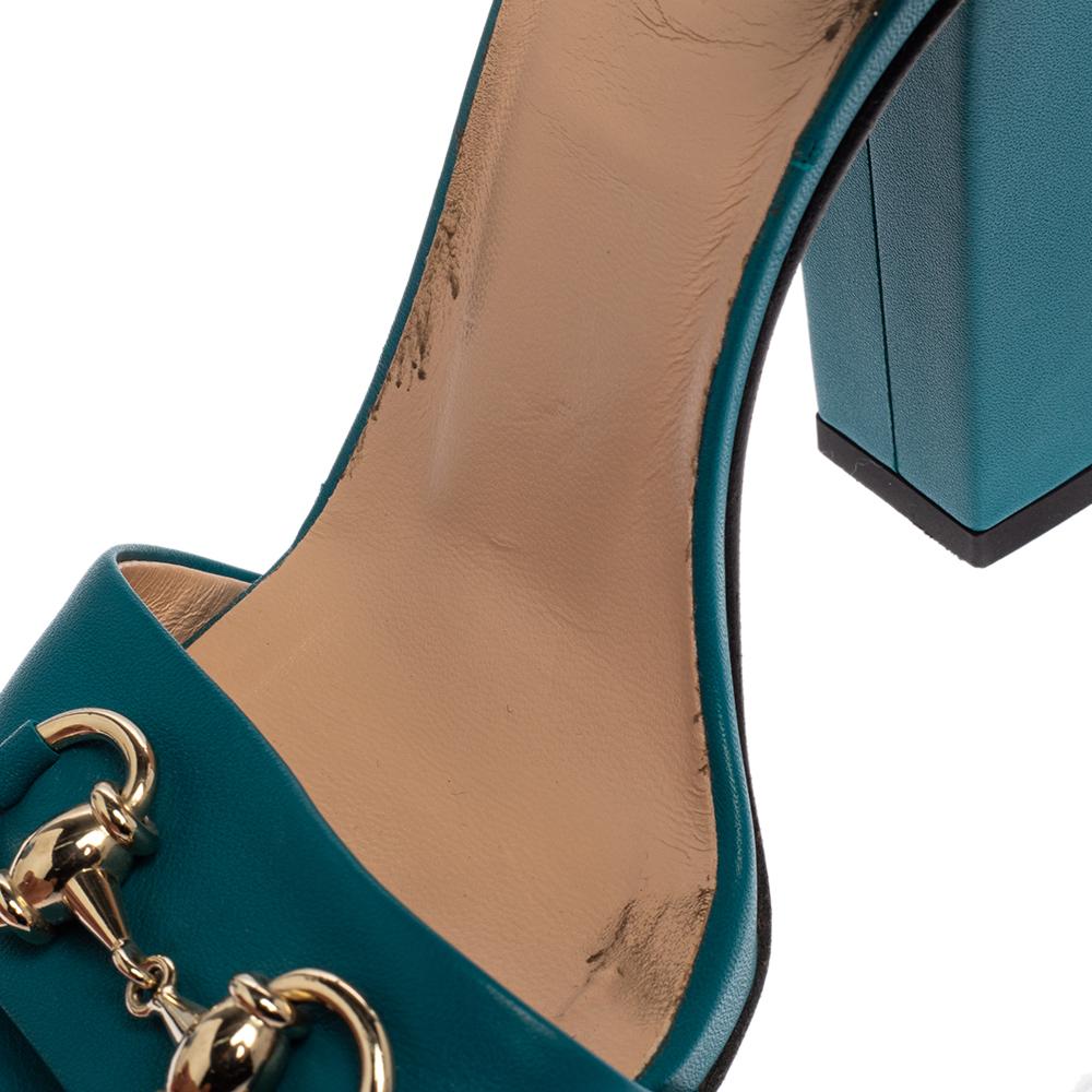 Gucci Blue Leather Horsebit Ankle Strap Open Toe Block Heel Sandal Size 35 In Good Condition In Dubai, Al Qouz 2
