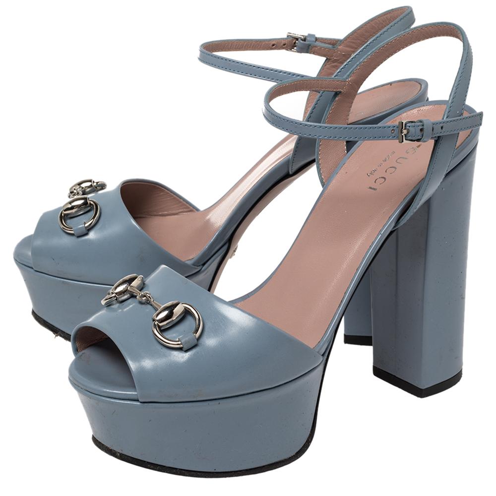 Gucci Blue Leather Horsebit Ankle Strap Platform Sandals Size 35 In Good Condition In Dubai, Al Qouz 2
