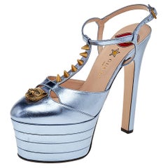 Blaue Leder-Plateausandalen mit Spike-Verzierung von Gucci Größe 37,5