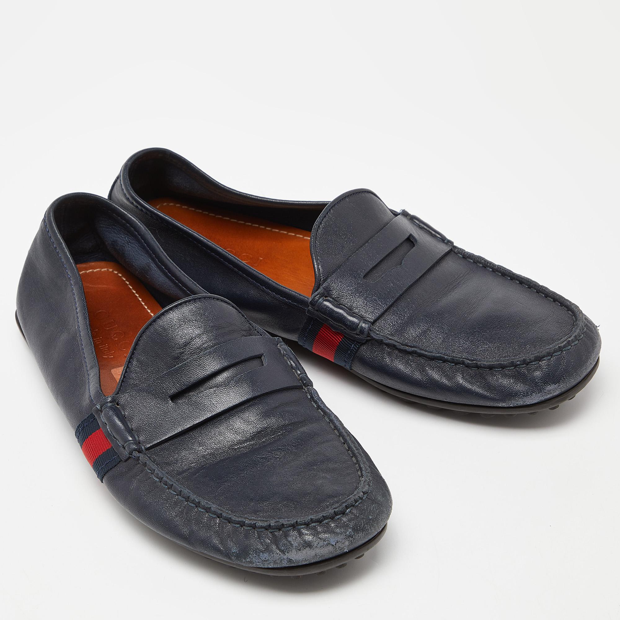 Gucci Blau Leder Web Akzent Penny Slip On Loafers Größe 41 im Zustand „Hervorragend“ im Angebot in Dubai, Al Qouz 2
