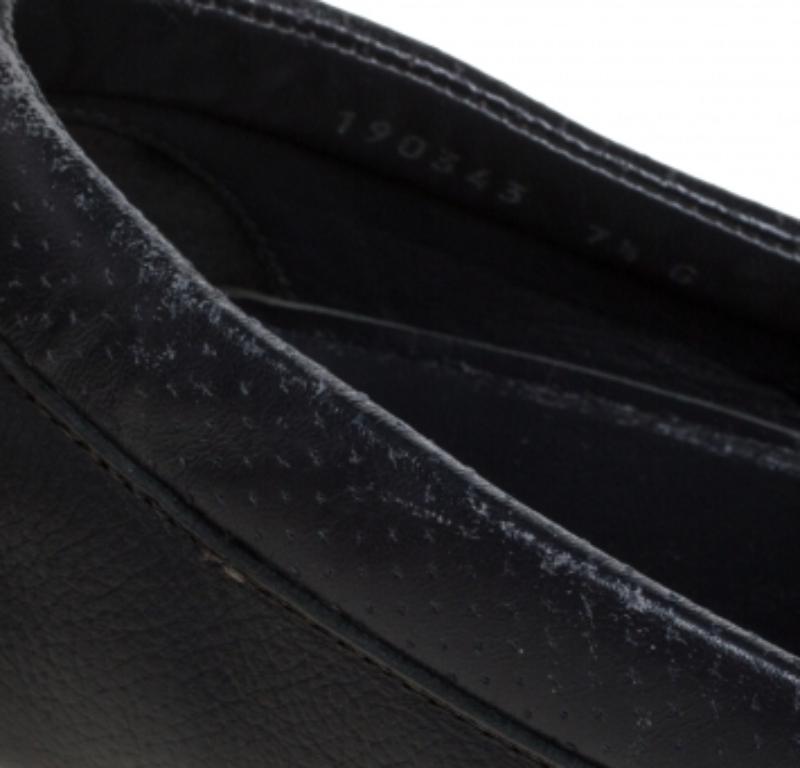 Gucci Blue Leather Web Detail Loafers Size 41.5 In Fair Condition For Sale In Dubai, Al Qouz 2