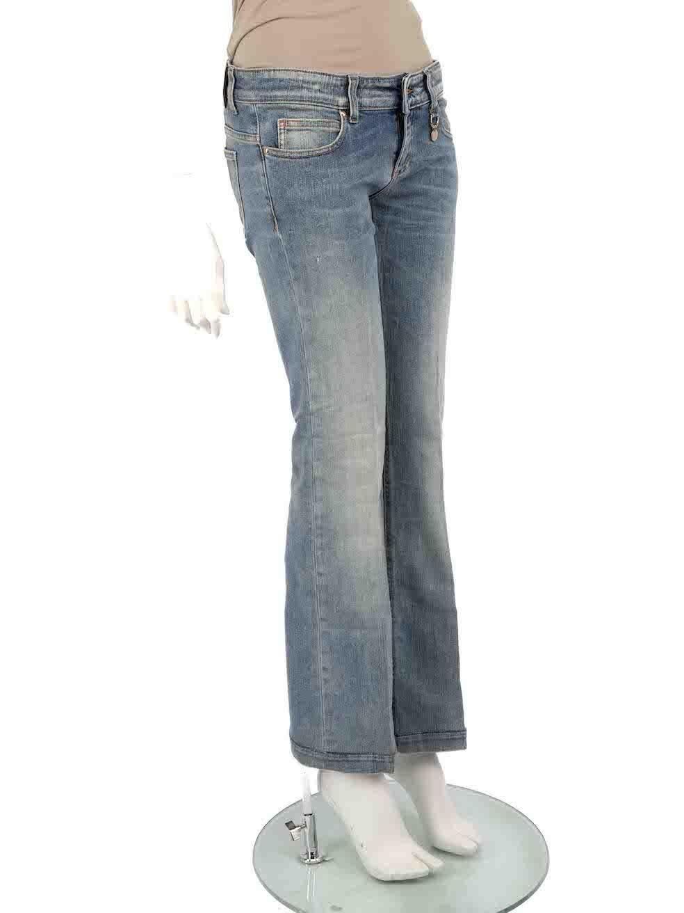 CONDITION is Very good. Minimal wear to jeans is evident. Minimal wear to front right leg with a small rip to fabric on this used Gucci designer resale item.
 
 
 
 Details
 
 
 Blue
 
 Cotton- elastane
 
 Straight leg jeans
 
 Low rise
 
 Stone