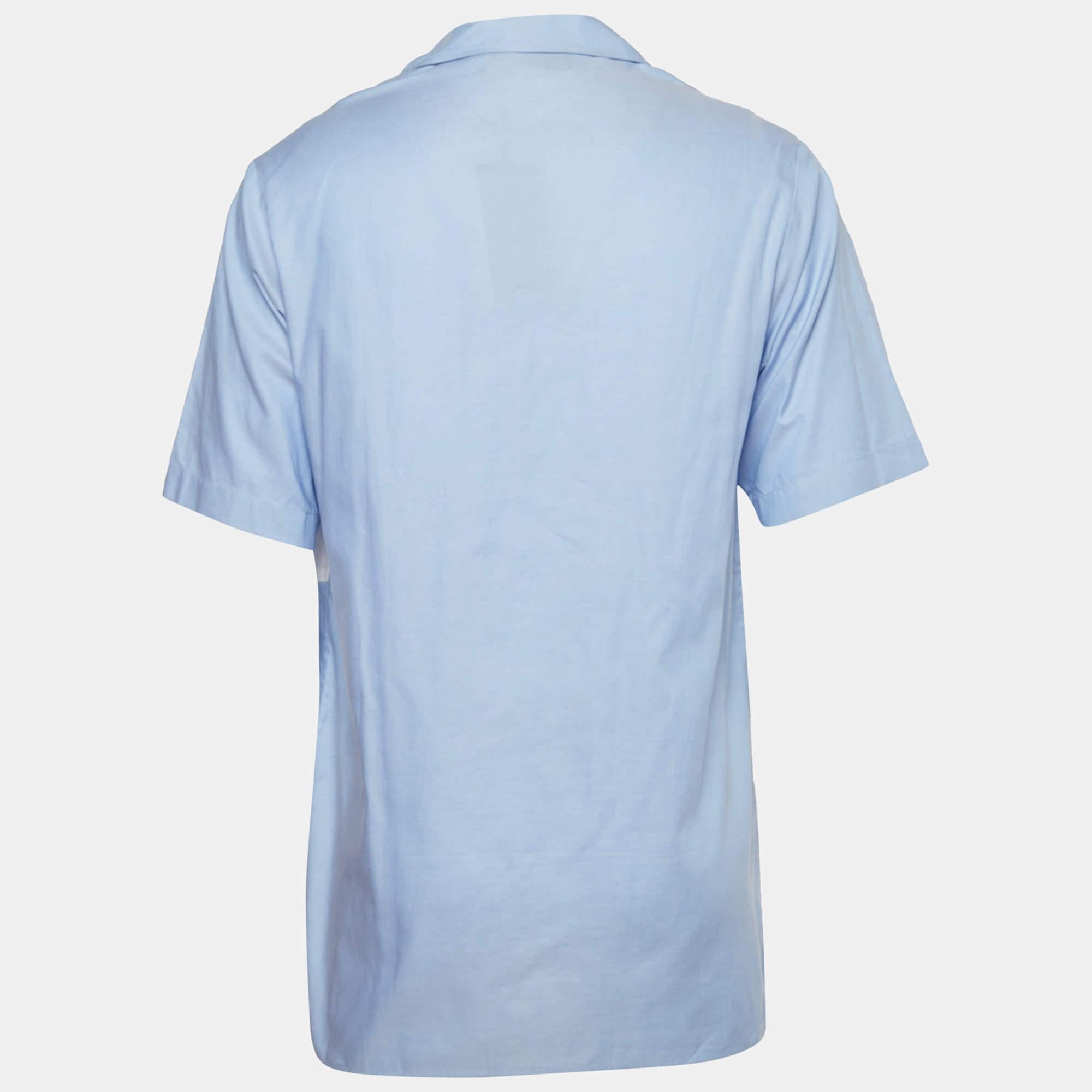 Como las camisas son una parte indispensable del vestuario, Gucci te trae una creación tan versátil como elegante. Se ha confeccionado en tejido de alta calidad para darle un aspecto y un ajuste con clase.