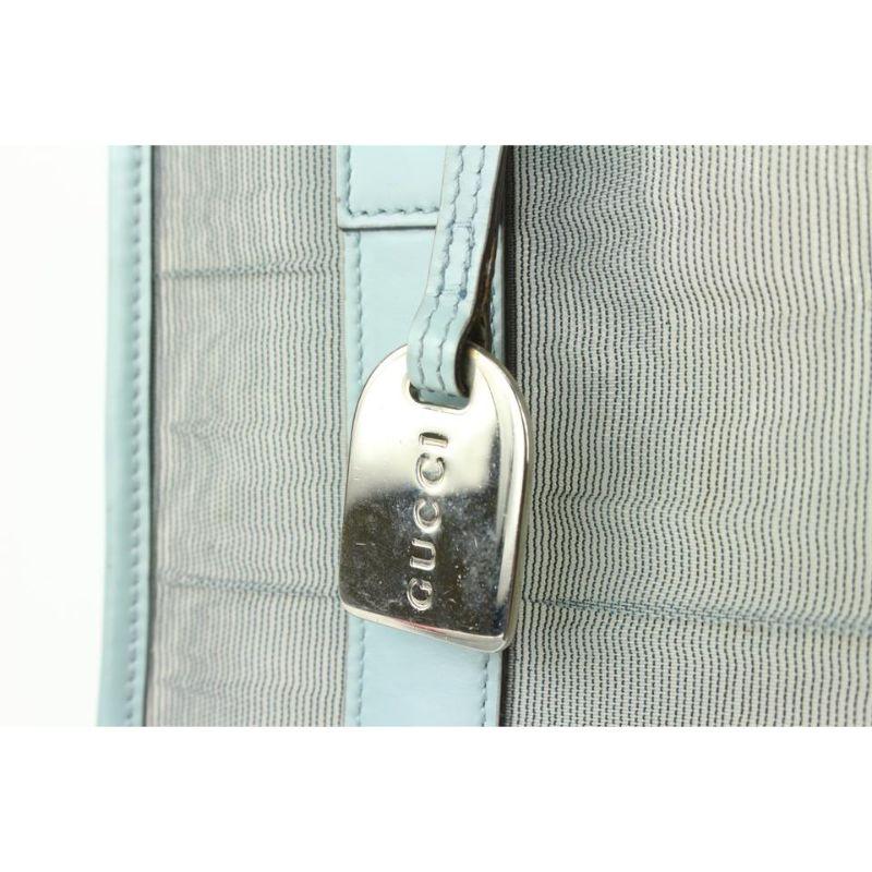 Gucci - Sac fourre-tout en maille bleue avec pochette 915 gk65 en vente 5