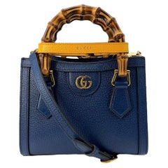 Gucci - Mini sac à bandoulière Diana en bambou bleu