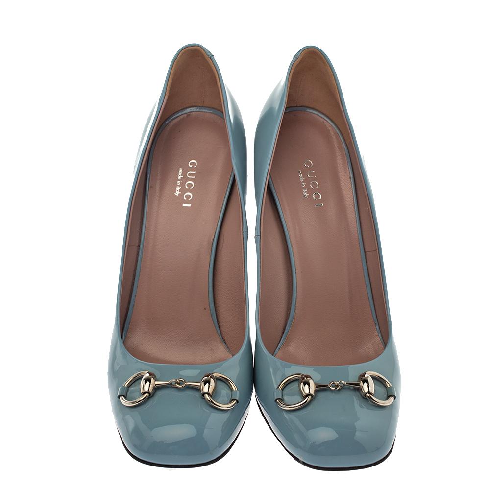 Featuring a chic, minimalist design, these Jolene pumps from Gucci are easy to style. blue patent leather uppers showcase the signature horsebit in silver-tone. High stiletto heels and square toes form a distinctive outline. Their simple design