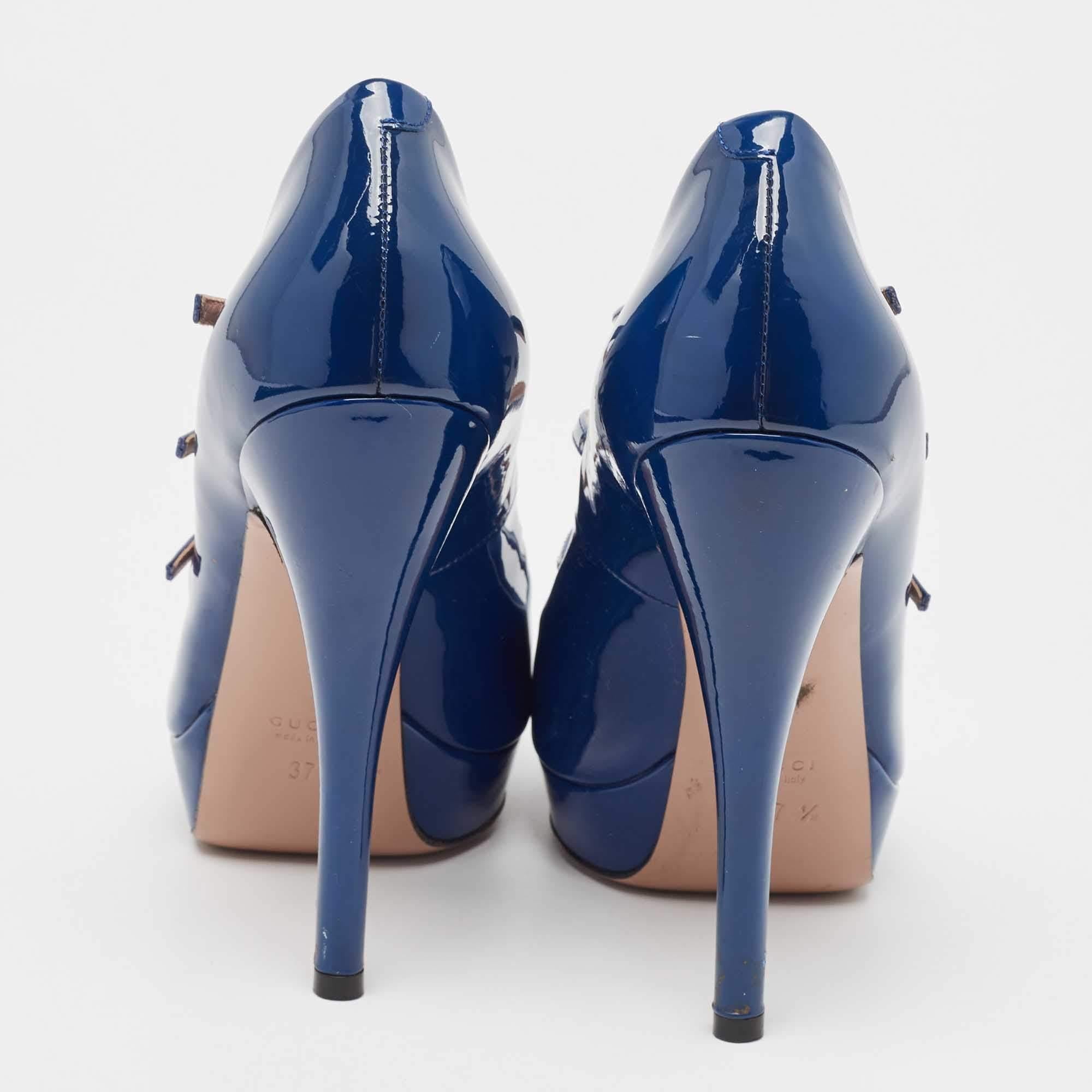 Donna Gucci Pumps Lisbeth in vernice blu misura 37,5 in vendita