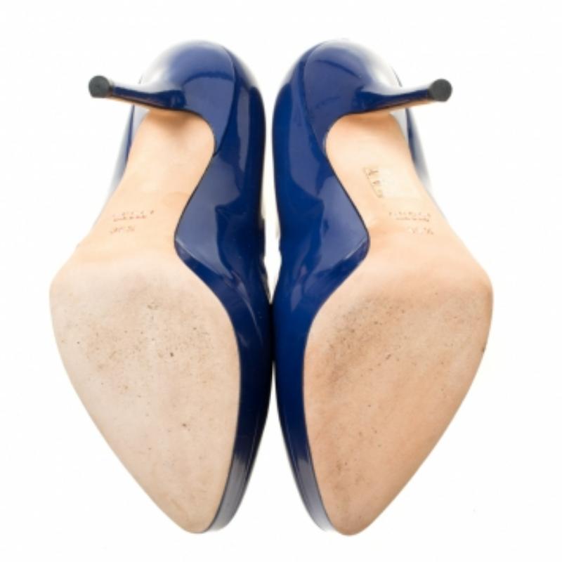 Escarpins à plateforme en cuir verni bleu Gucci, taille 36,5 Pour femmes en vente