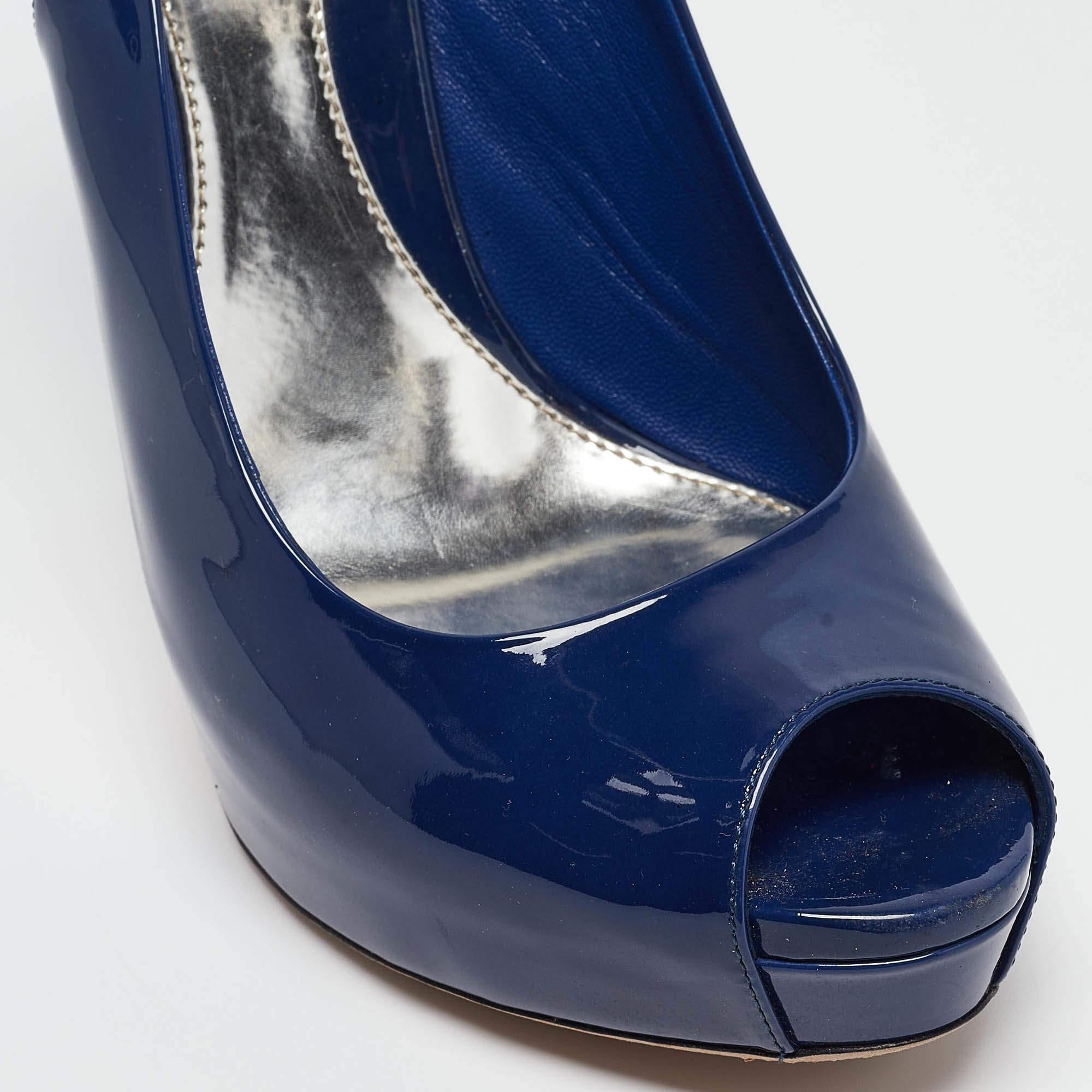 Escarpins Sofia à bout ouvert vernis bleu Gucci, taille 40,5 en vente 2
