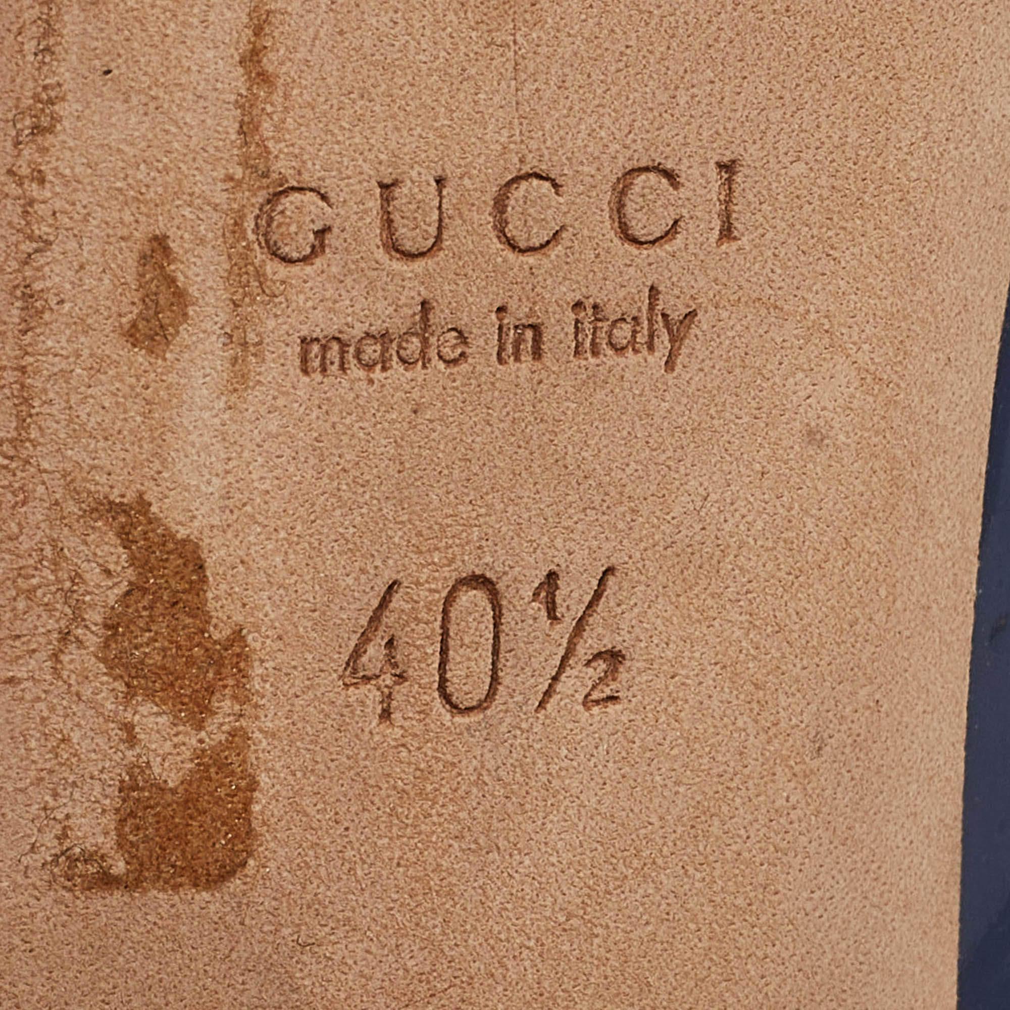 Escarpins Sofia à bout ouvert vernis bleu Gucci, taille 40,5 en vente 3