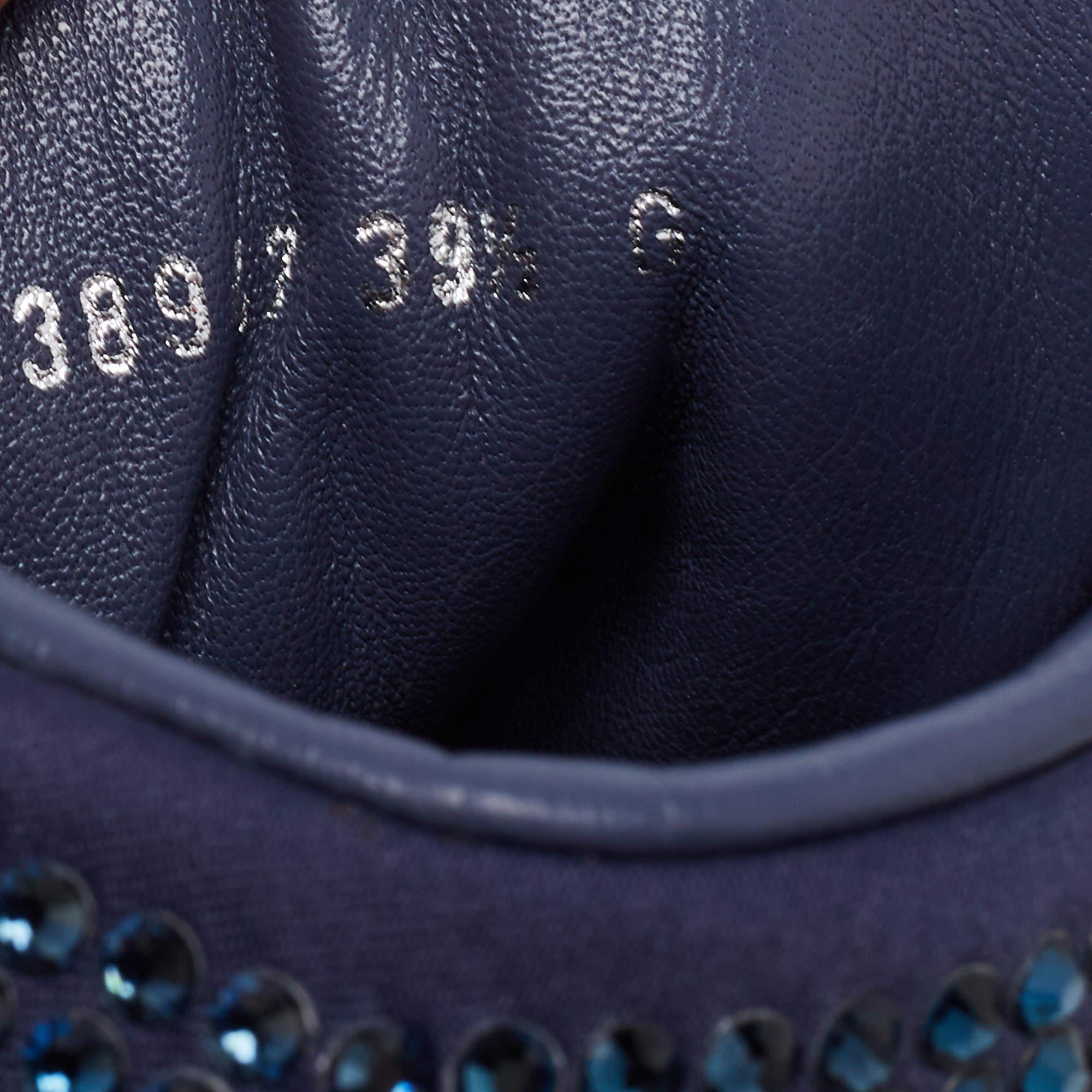Gucci - Baskets montantes en satin bleu ornées de cristaux, taille 39,5 en vente 1