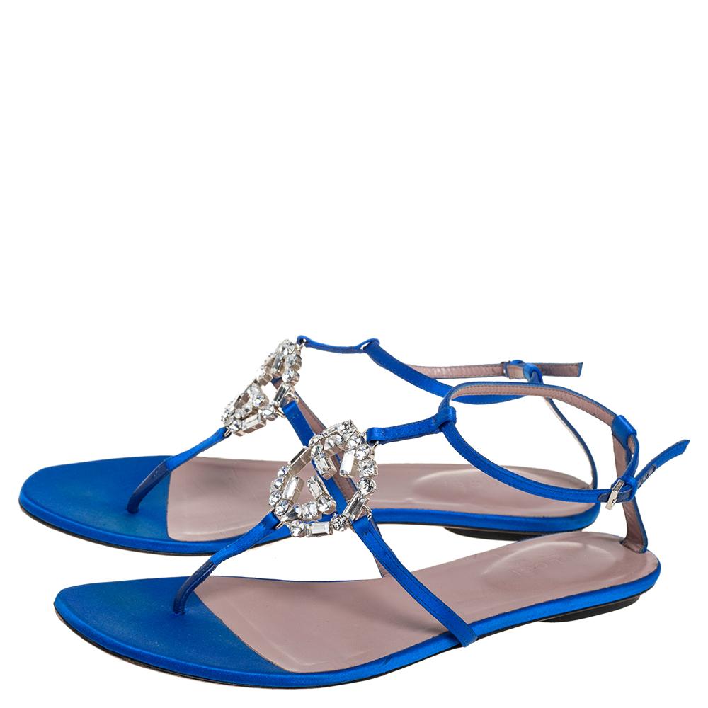 Gucci Blau Satin GG Interlocking Crystal Ankle Strap Sandalen Größe 38::5 (Grau)
