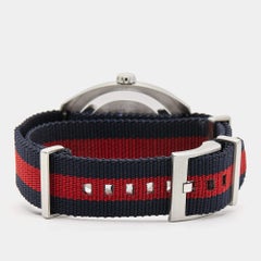 Gucci Blaue Herrenarmbanduhr aus Edelstahl und Nylon GG2570 Serie YA142304 41 mm