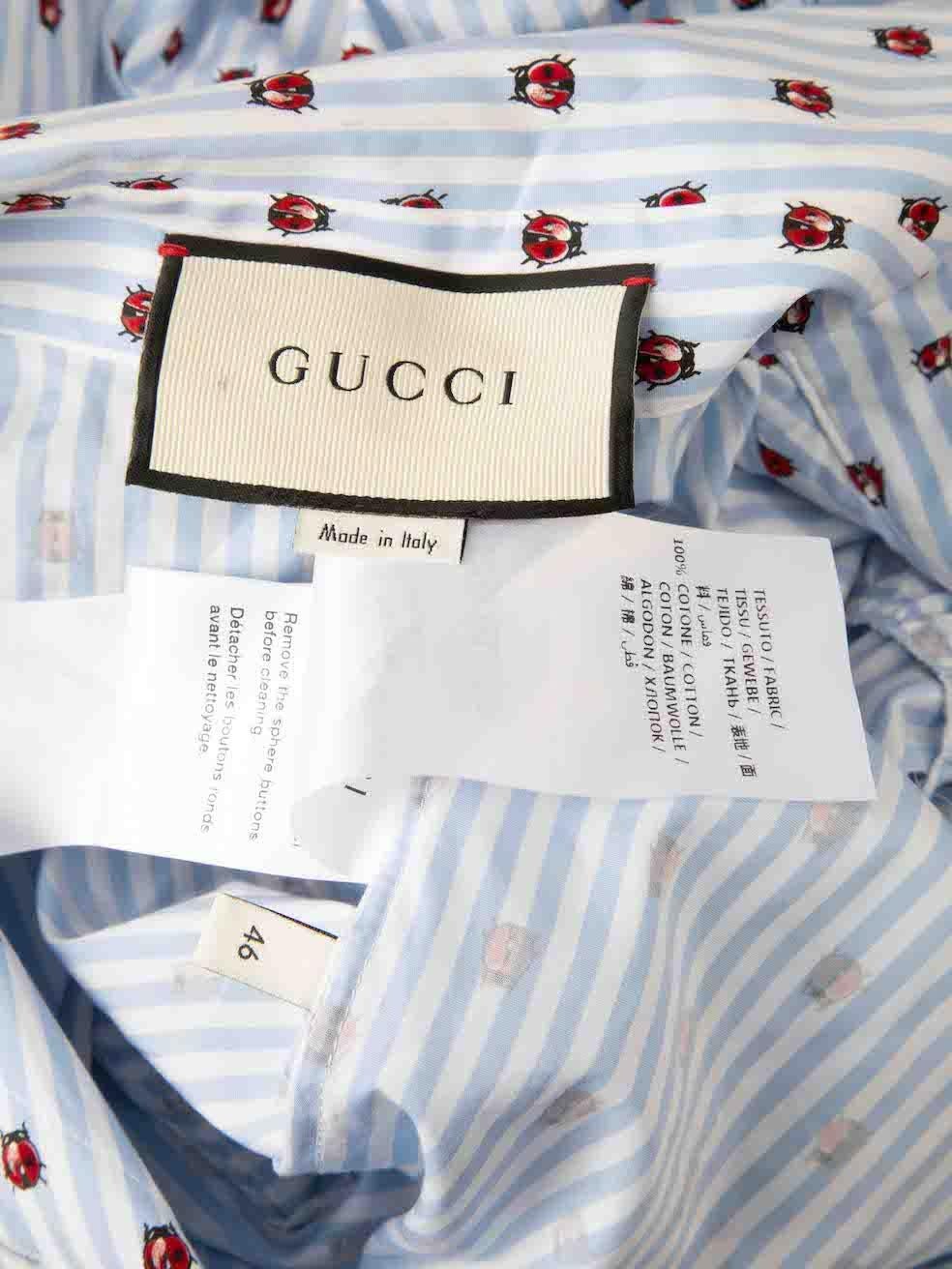 Blau gestreiftes Kleid von Gucci mit Vogeldruck und Rüschenbesatz Größe XL Damen im Angebot