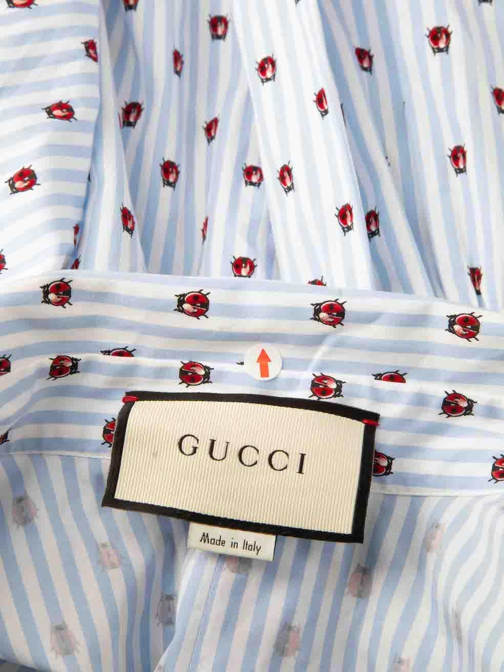 Blau gestreiftes Kleid von Gucci mit Vogeldruck und Rüschenbesatz Größe XL im Angebot 1