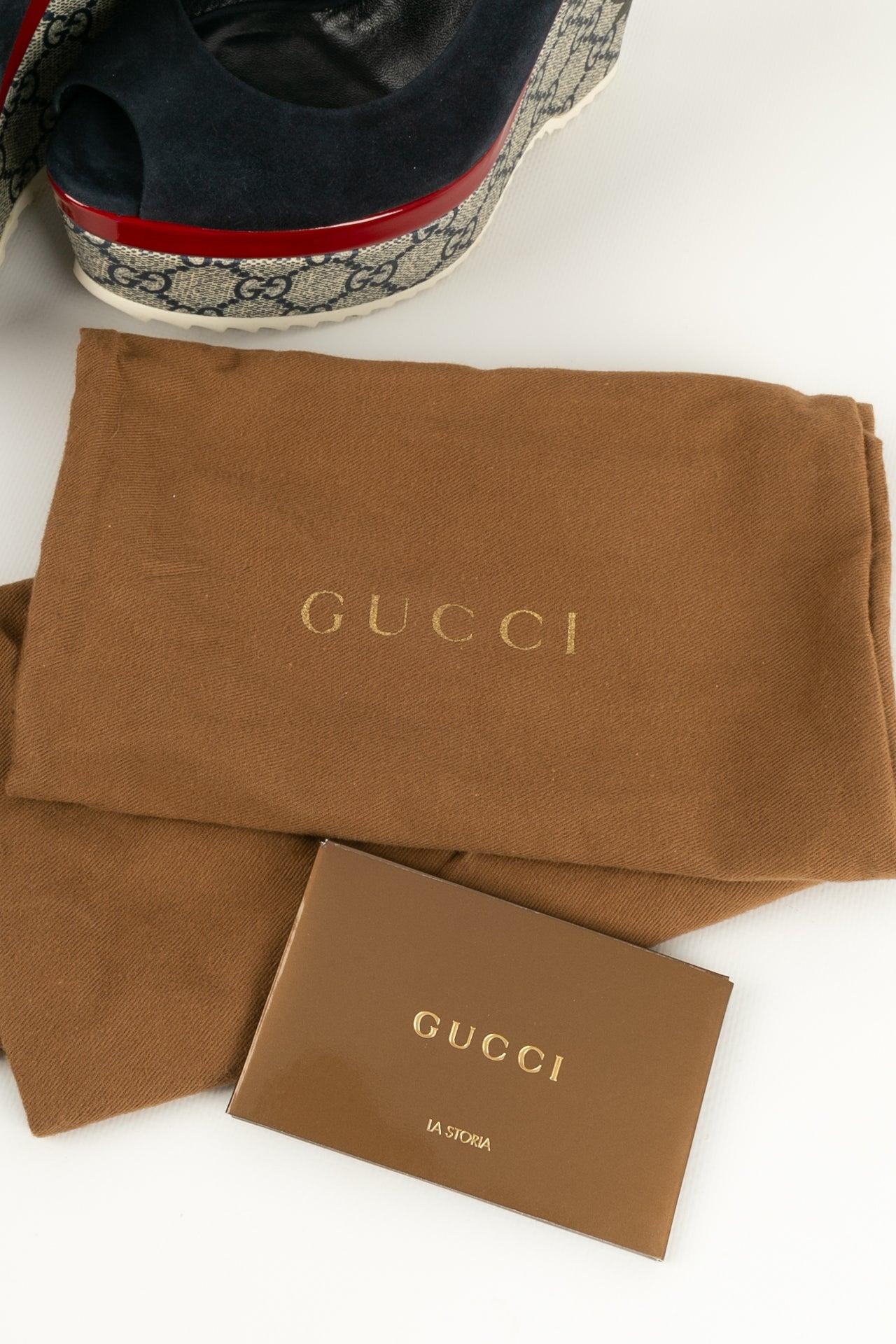 Gucci Blue Suede and Red Patent Leather Sandals For Sale 6