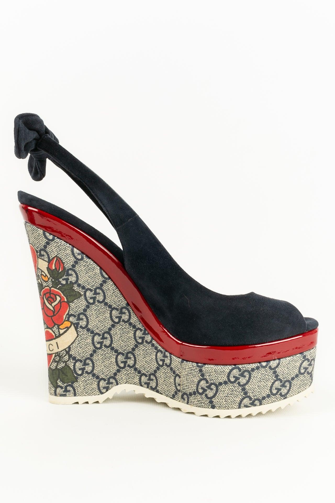Gucci Blue Suede and Red Patent Leather Sandals For Sale 1