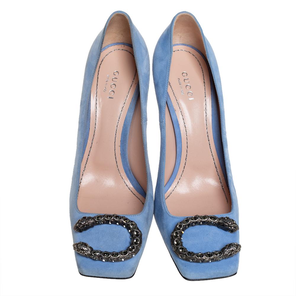 Gucci is well-known for its graceful designs, and the label is synonymous with opulence and elegance. These pumps come from the Dionysus collection that is inspired by the Greek God Dionysus, who is believed to have crossed the Tigris river on a