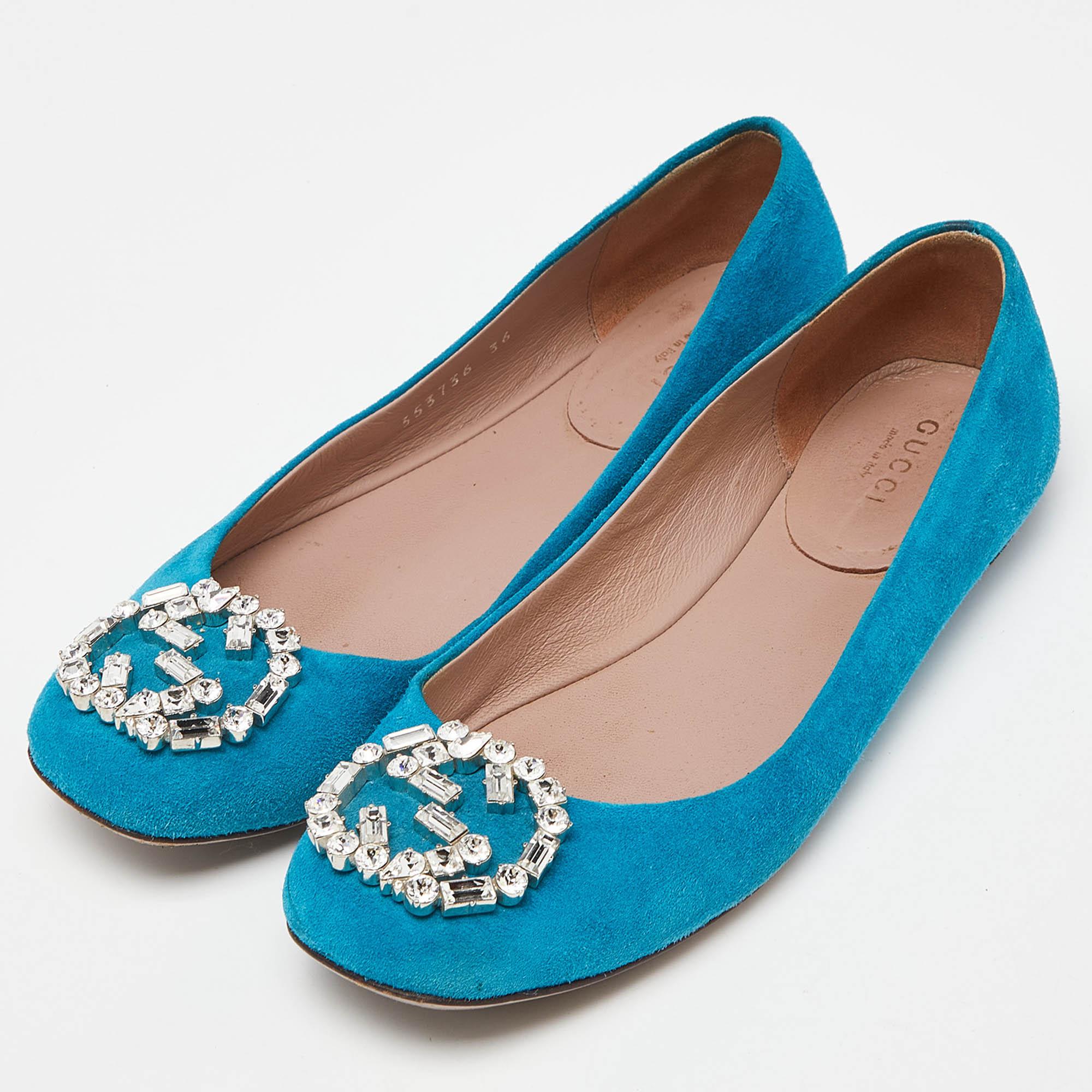 Completa il tuo look aggiungendo queste ballerine di design alla tua collezione di calzature per tutti i giorni. Sono realizzati con maestria per garantire una vestibilità e uno stile perfetti.