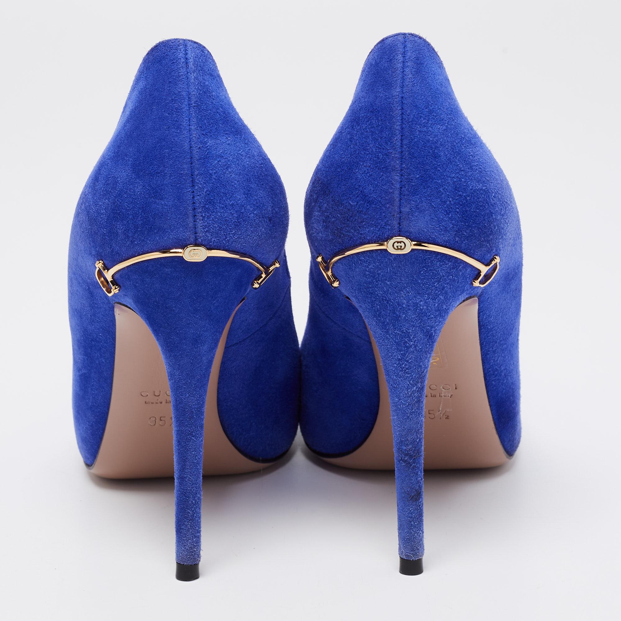 Gucci - Escarpins à bout pointu en daim bleu, taille 35,5 Bon état - En vente à Dubai, Al Qouz 2