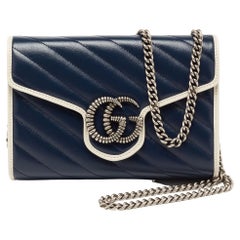 Gucci - Portefeuille en cuir bleu/blanc diagonal GG Marmont Torchon sur chaîne