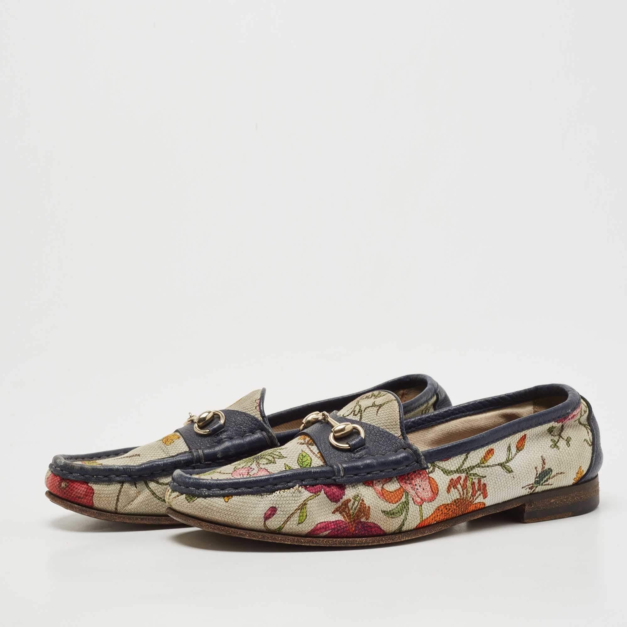 Practical  fashionable  and durableâ€”these Gucci Horsebit loafers are carefully built to be fine companions to your everyday style. They come made using the best materials to be a prized buy.
