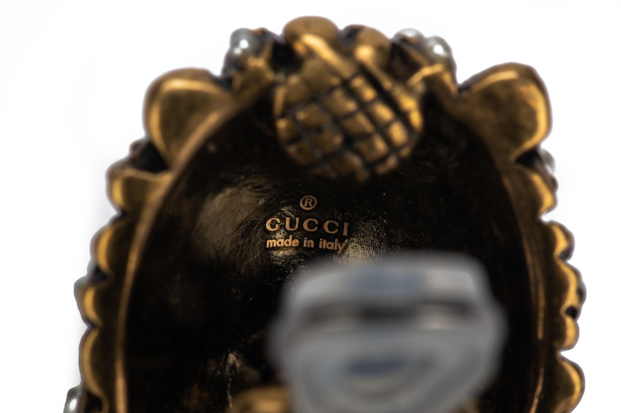 Gucci BNIB Boucles d'oreilles à clip tête de lion Neuf - En vente à West Hollywood, CA