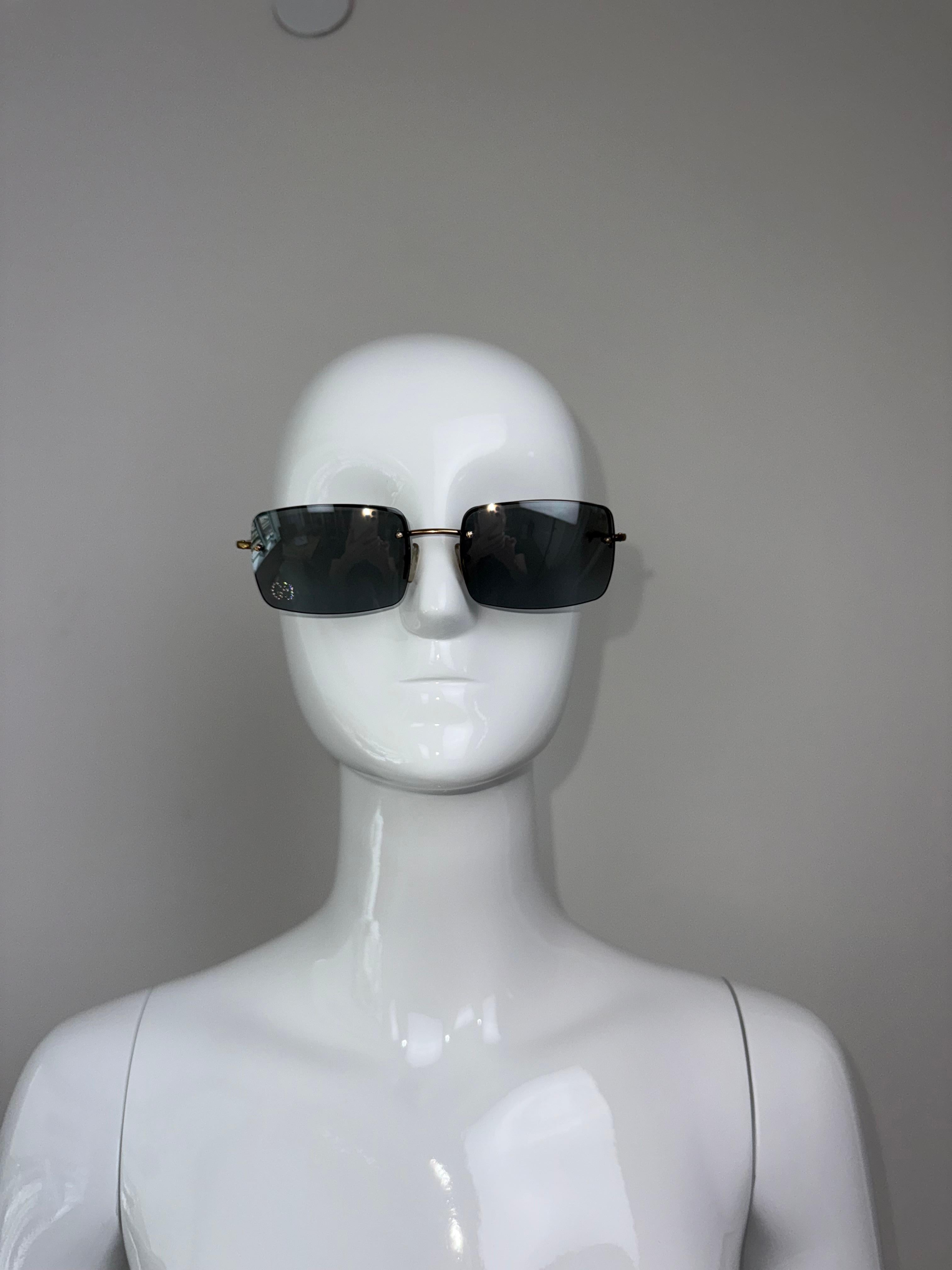 Black GUCCI by TOM FORD 2002 Vintage Sunglasses w. Crystal GG Logo Rimless For Sale
