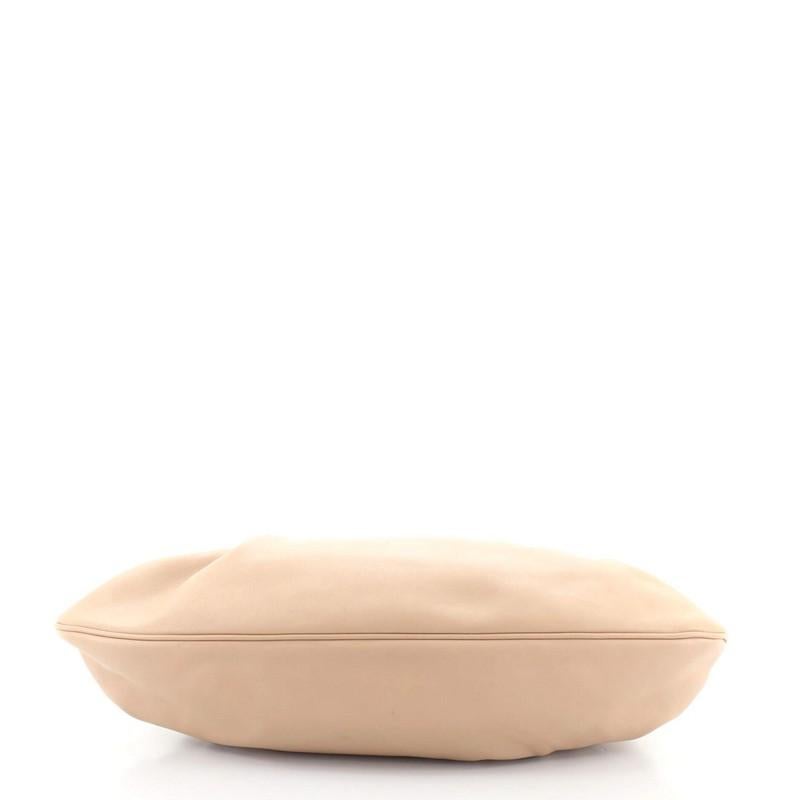 Gucci Clutch mit kühnem Bambusrahmen aus Leder im Zustand „Gut“ in NY, NY