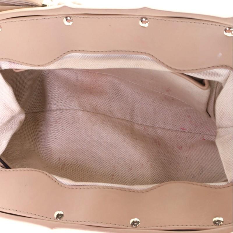 Gucci Clutch mit kühnem Bambusrahmen aus Leder für Damen oder Herren