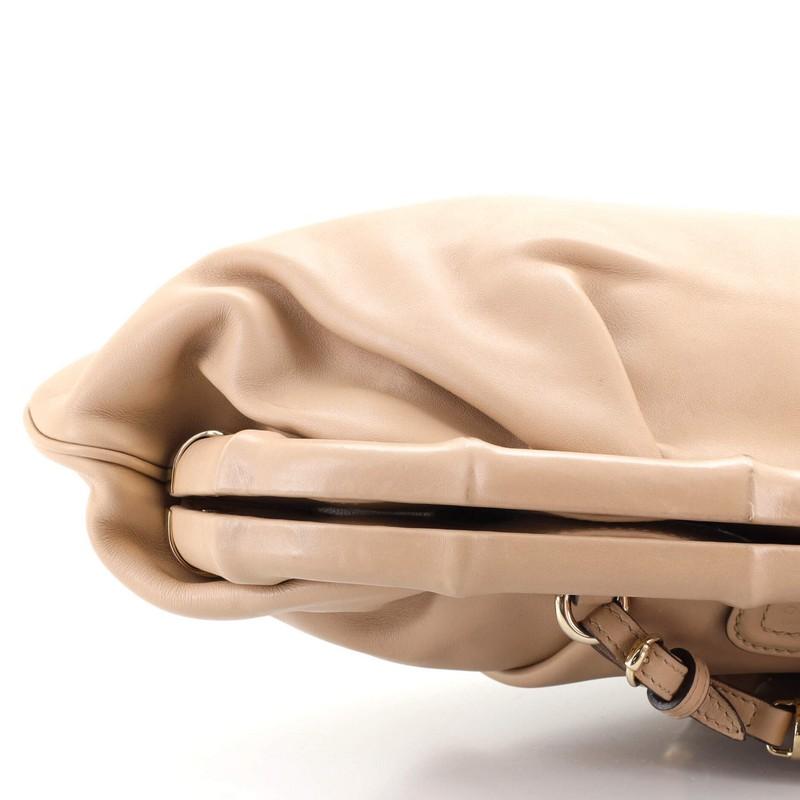 Gucci Clutch mit kühnem Bambusrahmen aus Leder 2