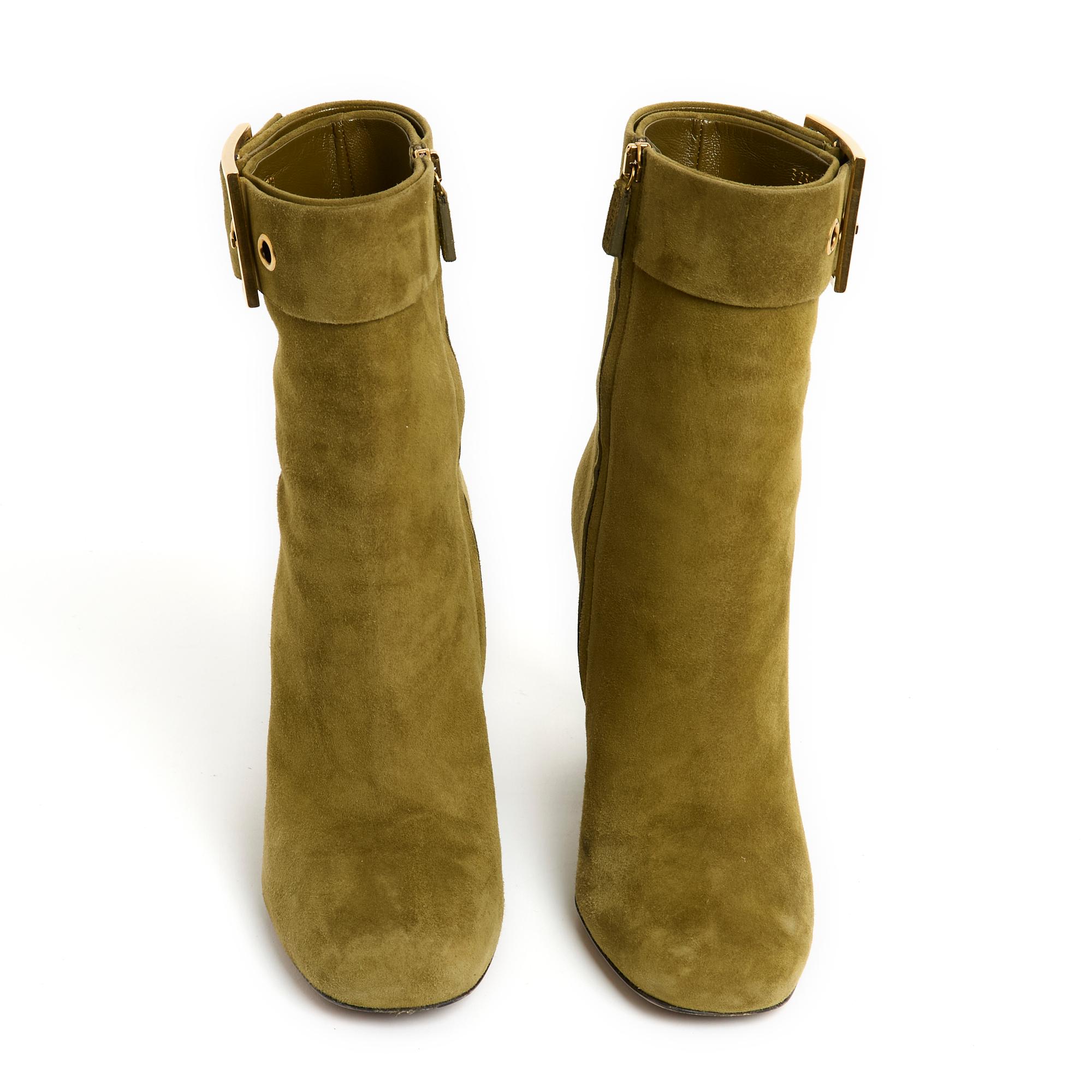 Gucci Boots EU39 Olive Green Suede In Excellent Condition For Sale In PARIS, FR