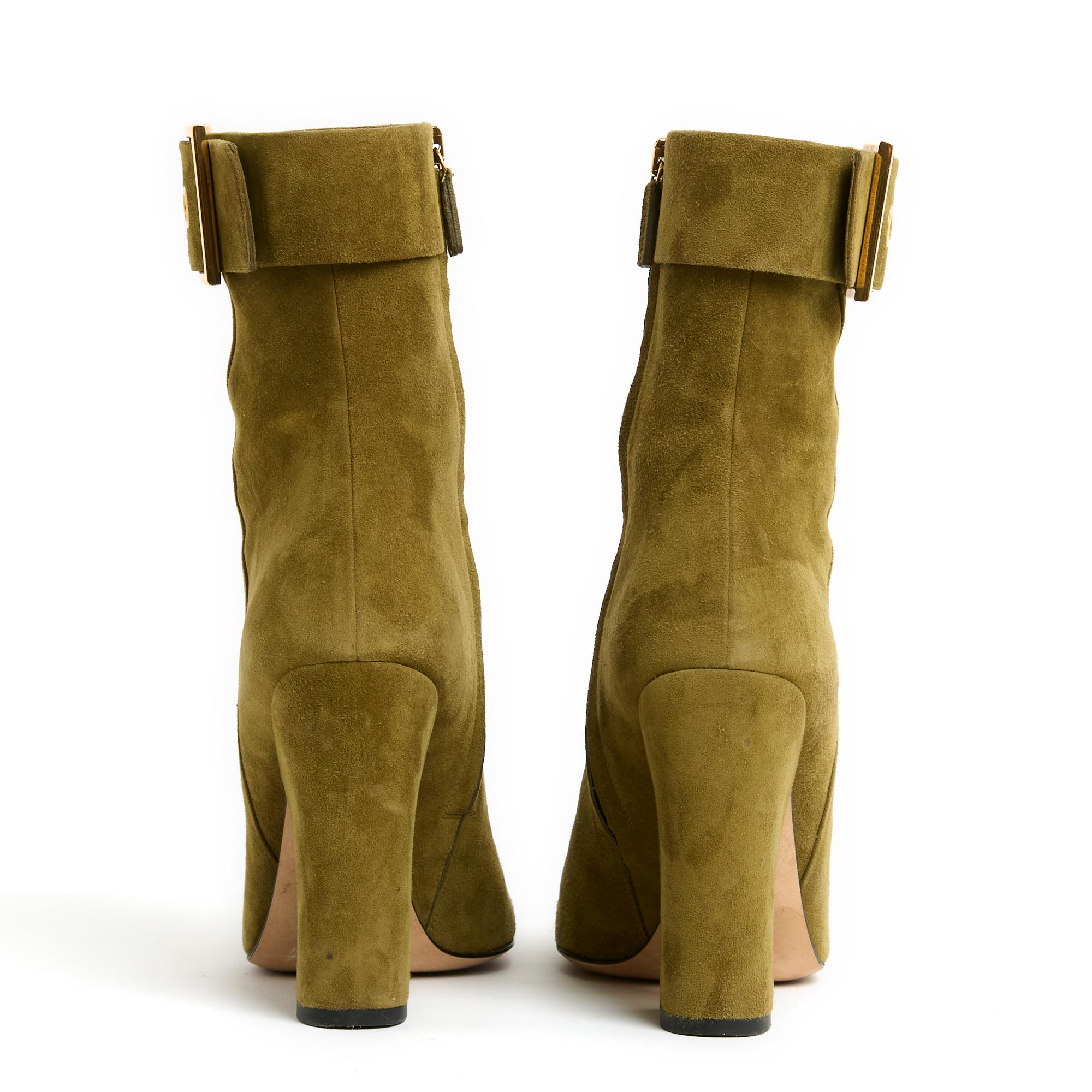 Women's or Men's Gucci Boots EU39 Olive Green Suede For Sale