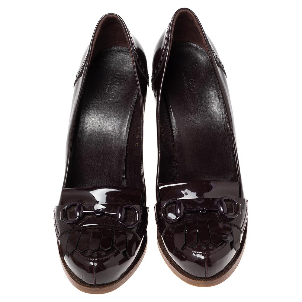 Gucci Burdeos charol Horsebit Fringe Loafer Bombas Tamaño 39.5 en Bueno Estado en Dubai, Al Qouz 2