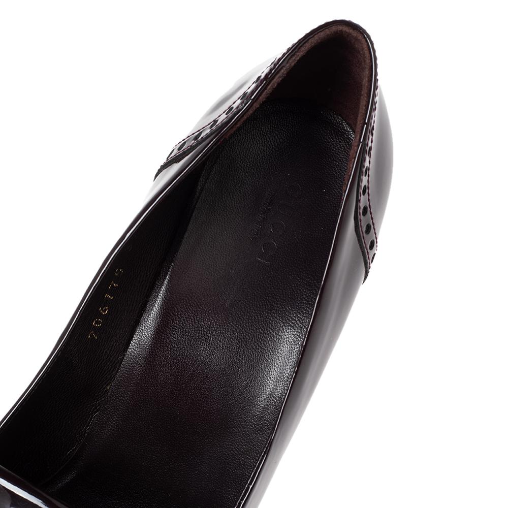 Gucci Bordeaux Patent Leather Horsebit Fringe Loafer Pumps Size 39.5 In Good Condition In Dubai, Al Qouz 2