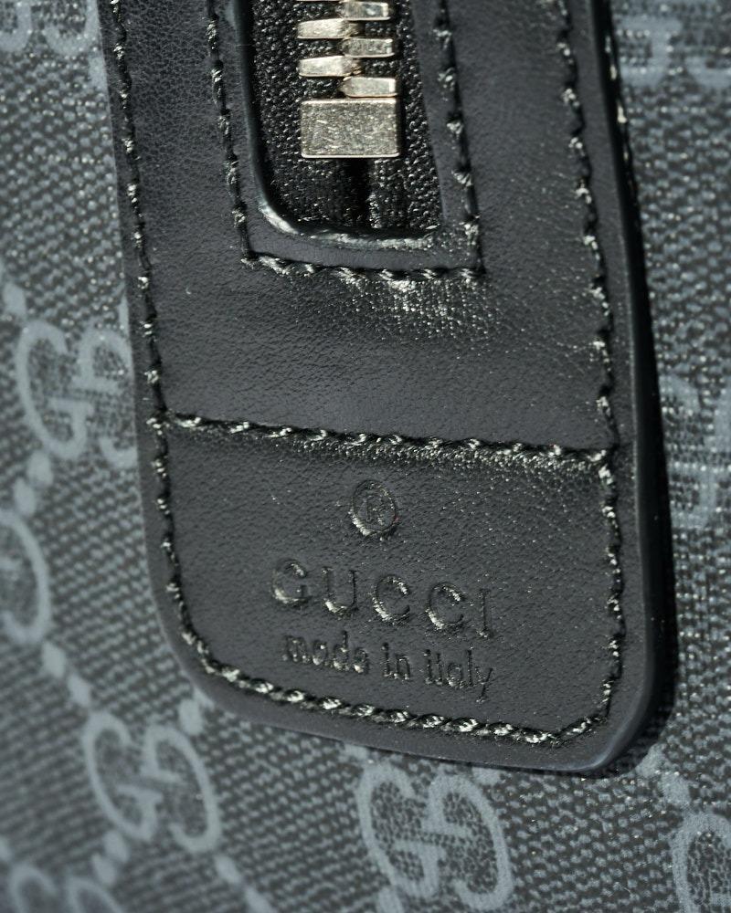 Gucci Medium GG Supreme Duffle Bag Schwarz im Angebot 5