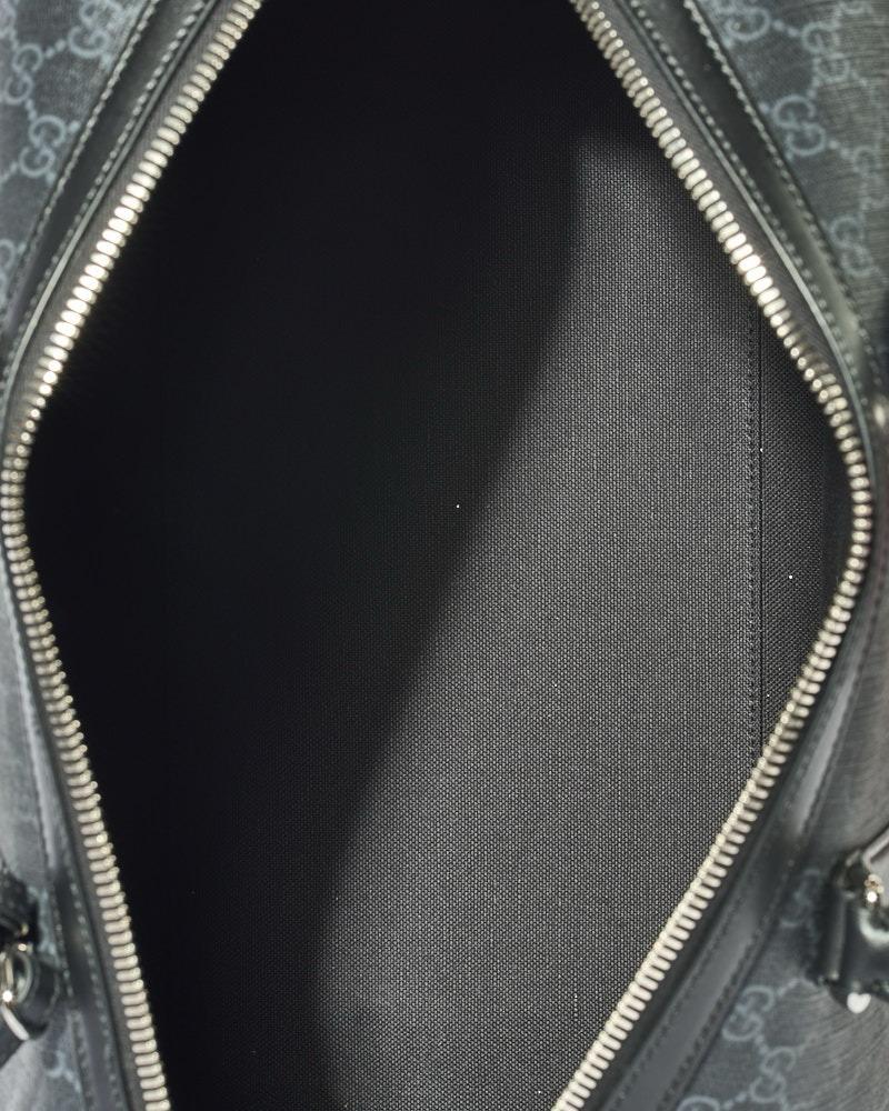 Gucci Medium GG Supreme Duffle Bag Schwarz im Angebot 10