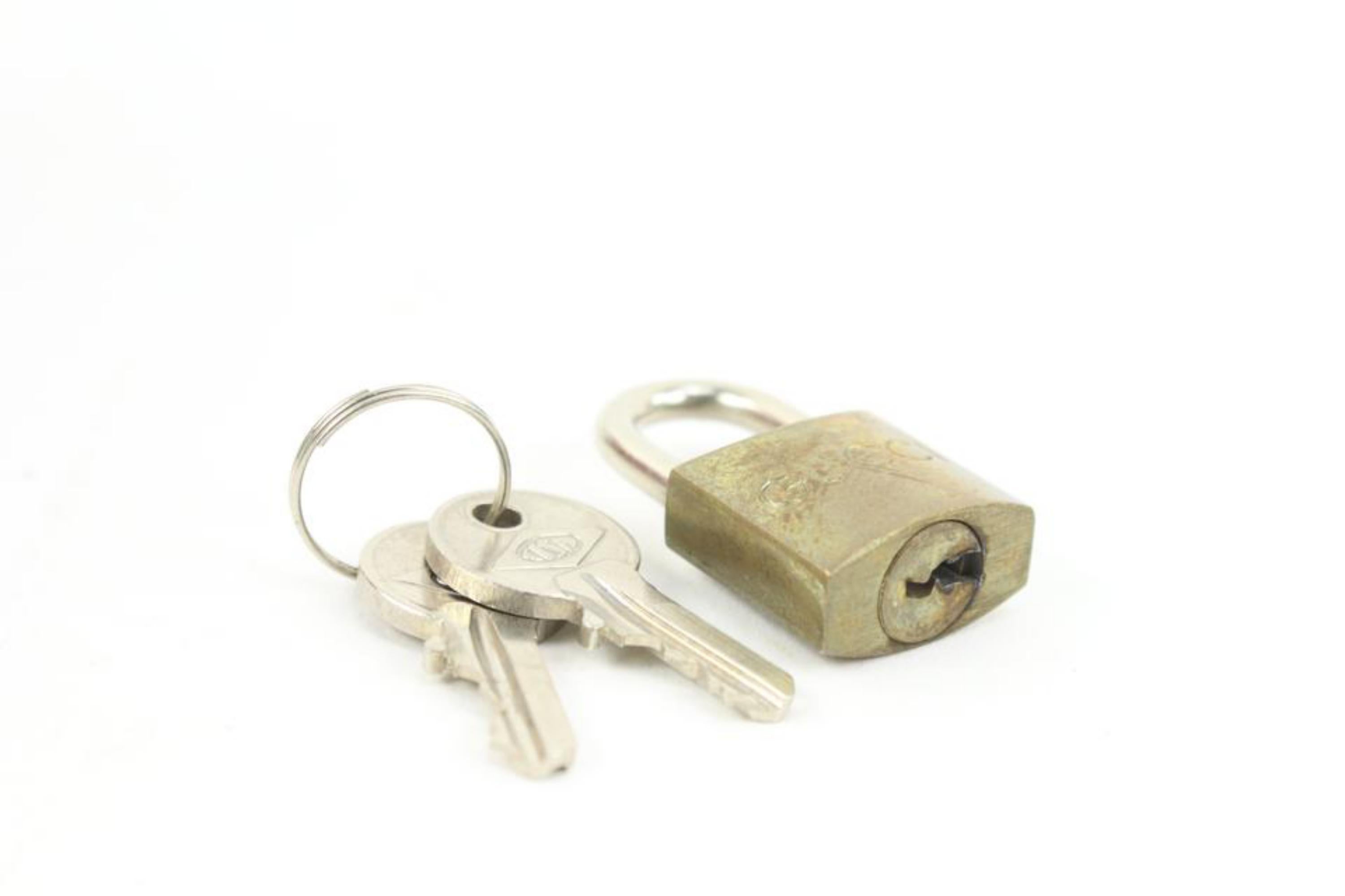 Gucci Brass GG Lock and Key Padlock Bag Charm Cadena 11g222s For Sale 2
