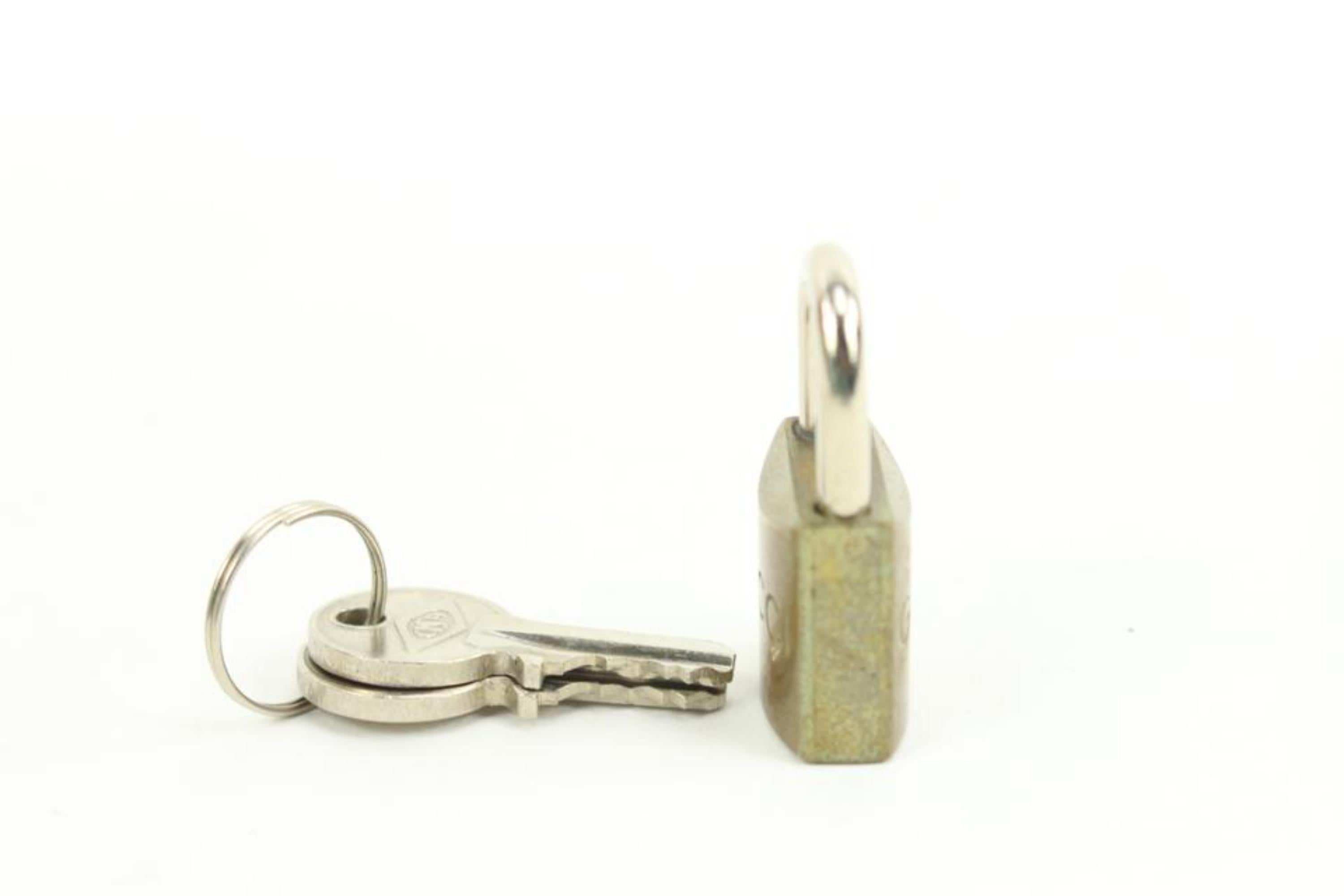 Gucci Brass GG Lock and Key Padlock Bag Charm Cadena 11g222s For Sale 4