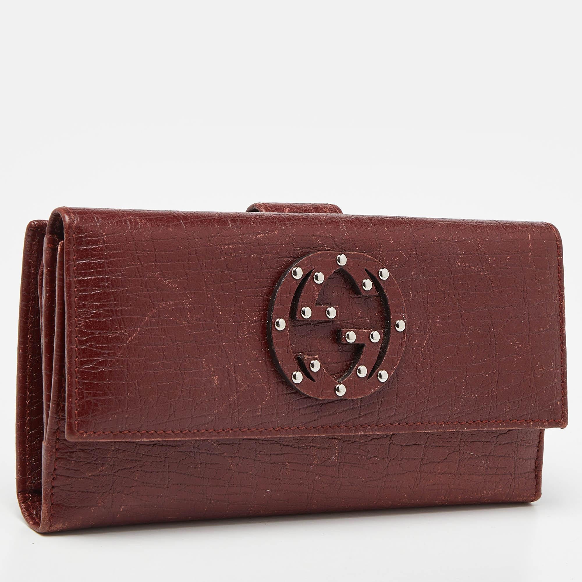 Brown Gucci Brick Leather Soho Studded Continental Wallet For Sale