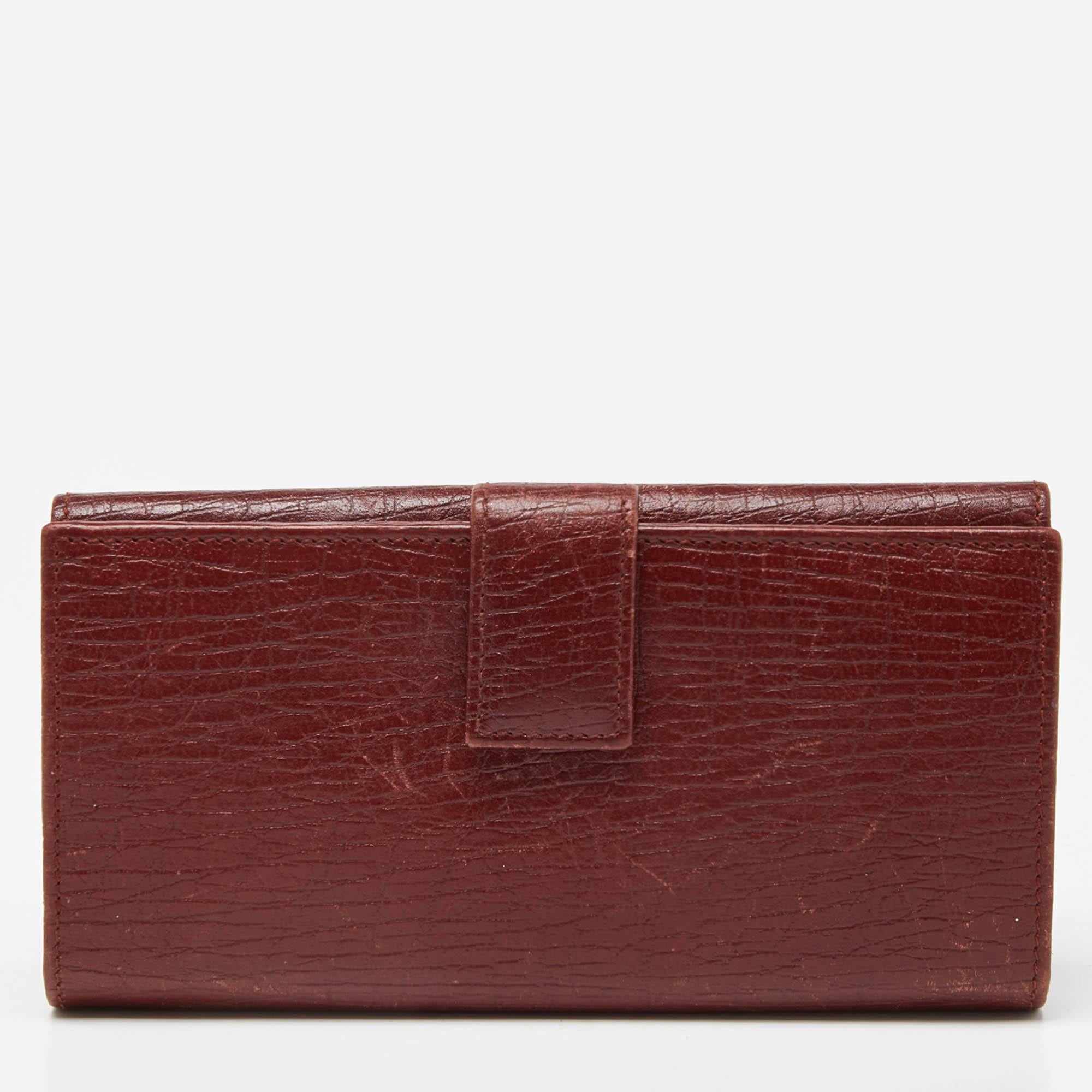 Gucci Brick Leather Soho Studded Continental Wallet In Fair Condition For Sale In Dubai, Al Qouz 2