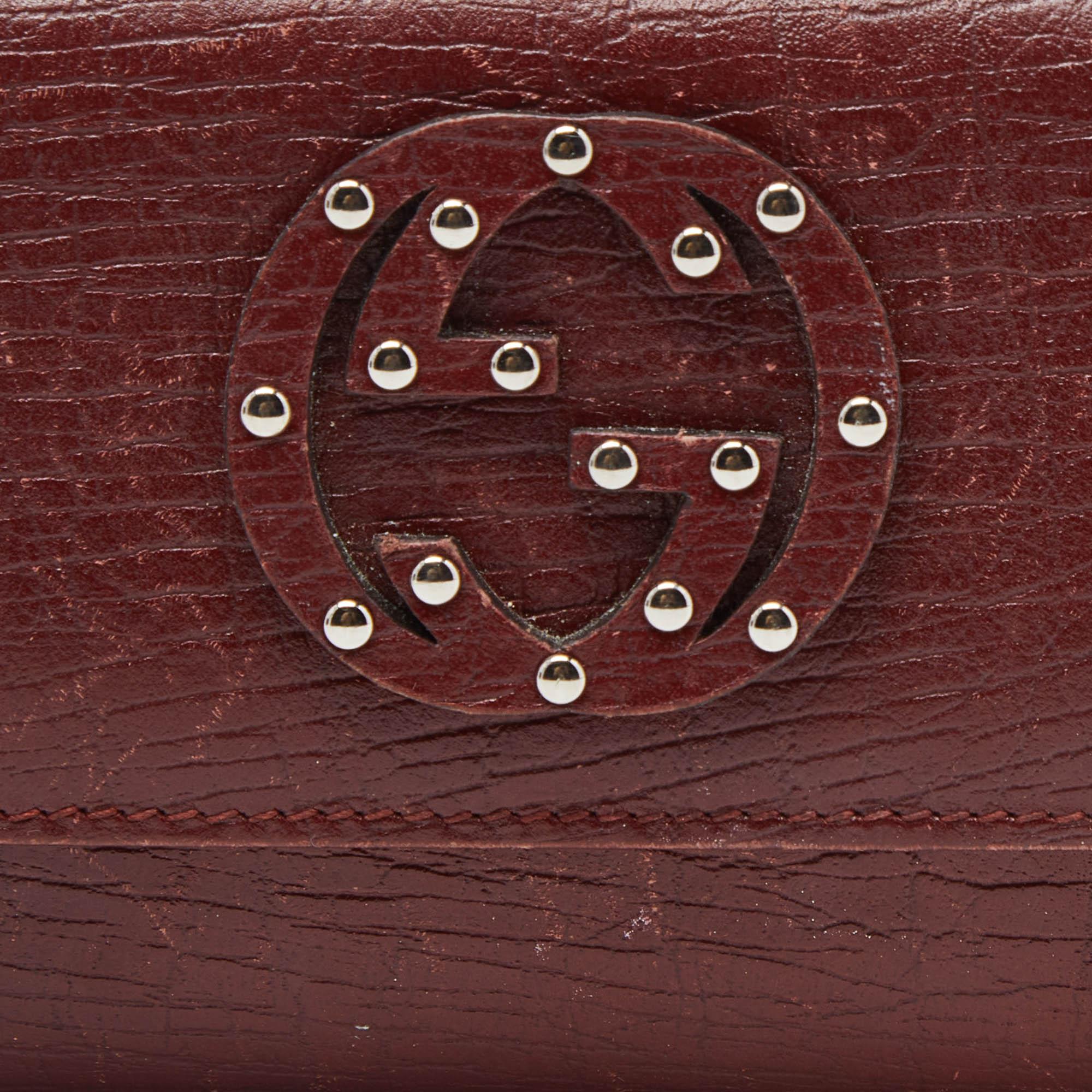 Women's Gucci Brick Leather Soho Studded Continental Wallet For Sale